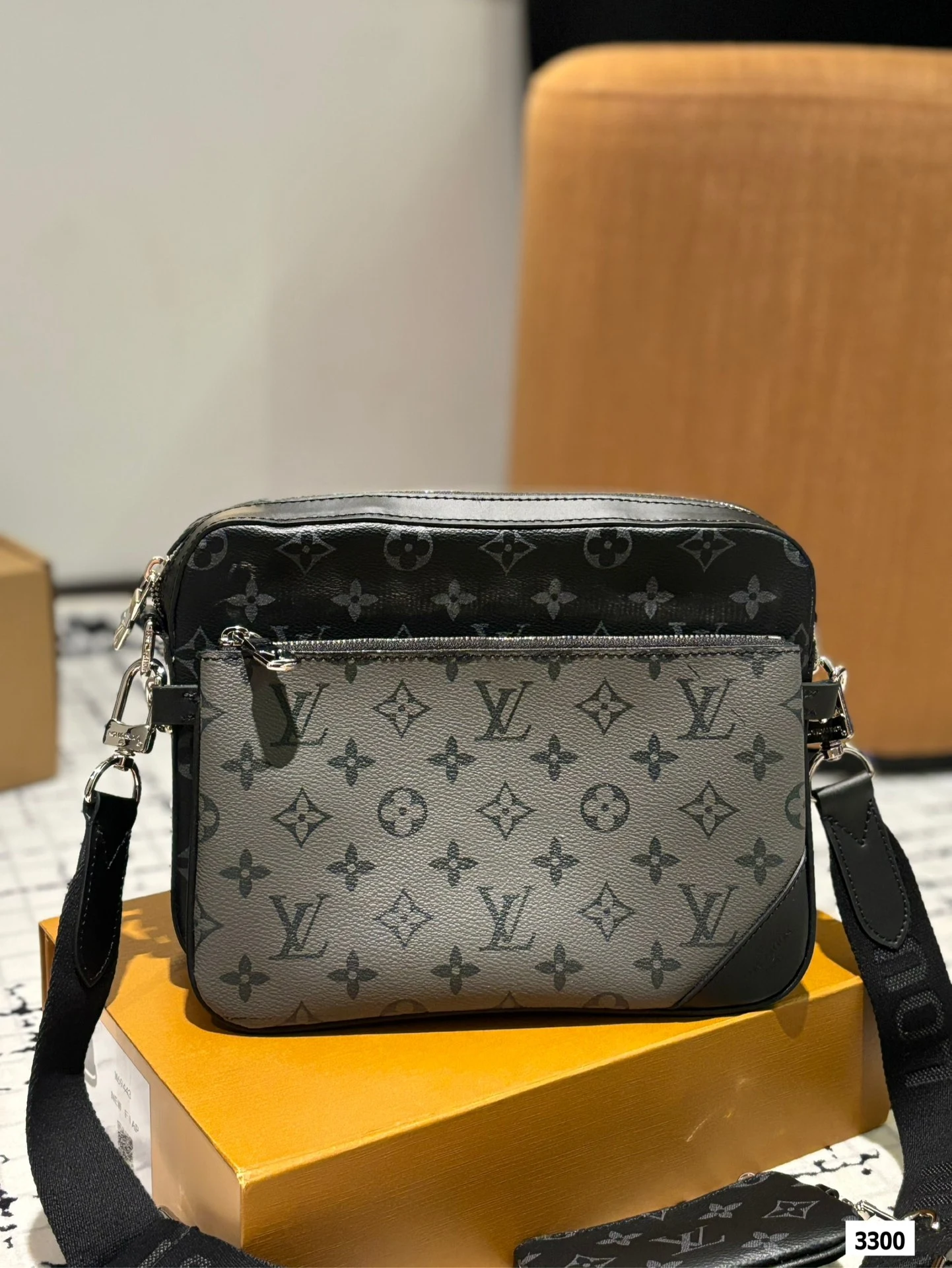 Louis Vuitton Bag — 7ef32f45