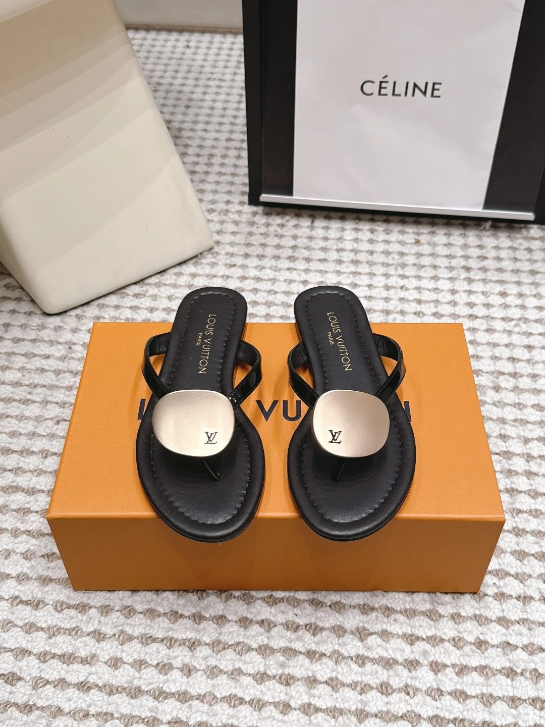 Louis Vuitton Slippers — dc8c27a5