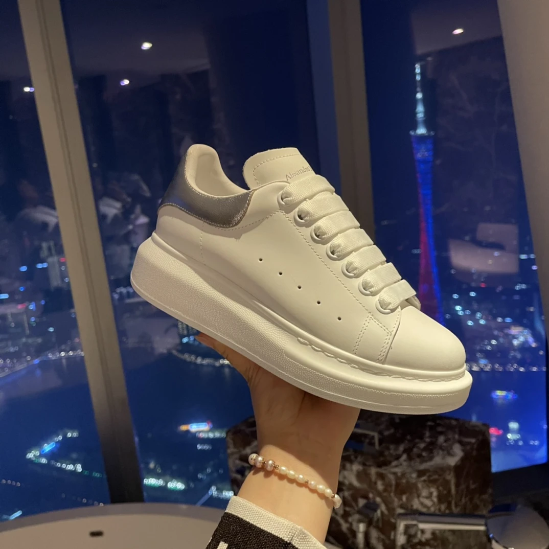 Alexander McQueen Sneakers — 60631202