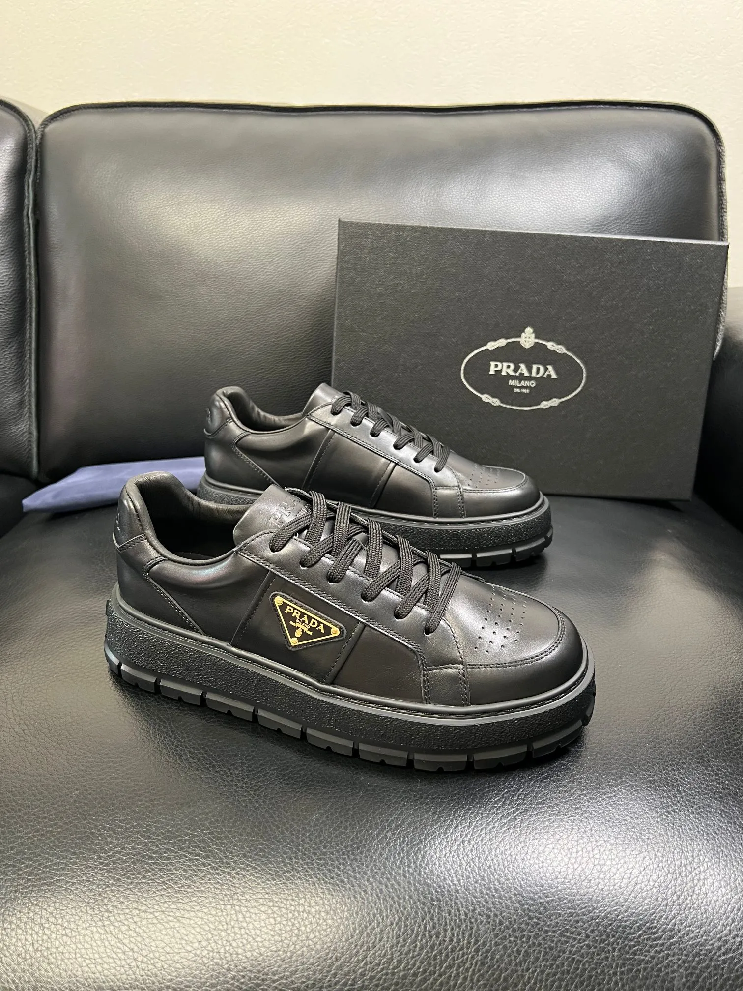 Prada Sneakers — f91e41dc