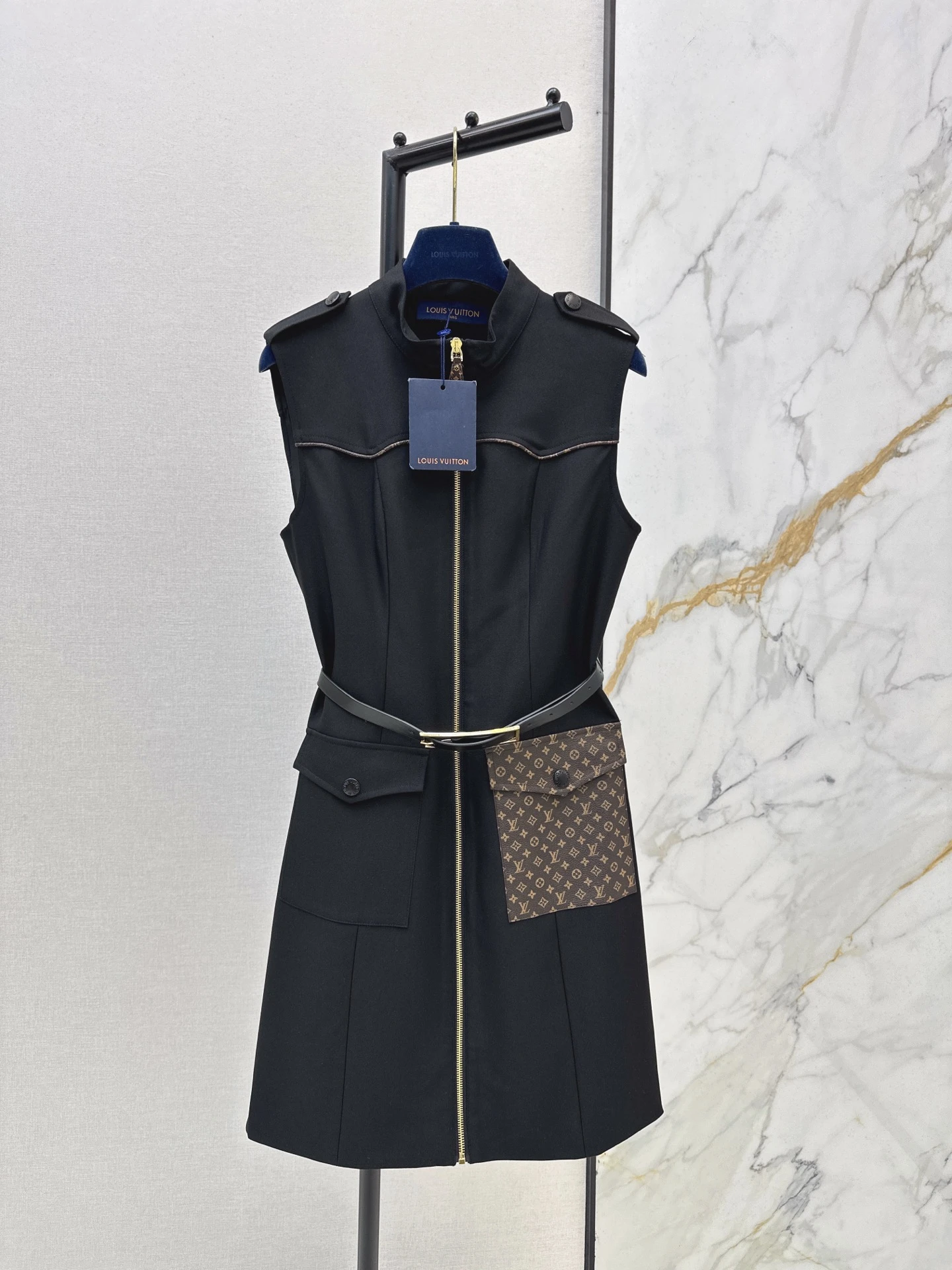Dresses — db93e19b
