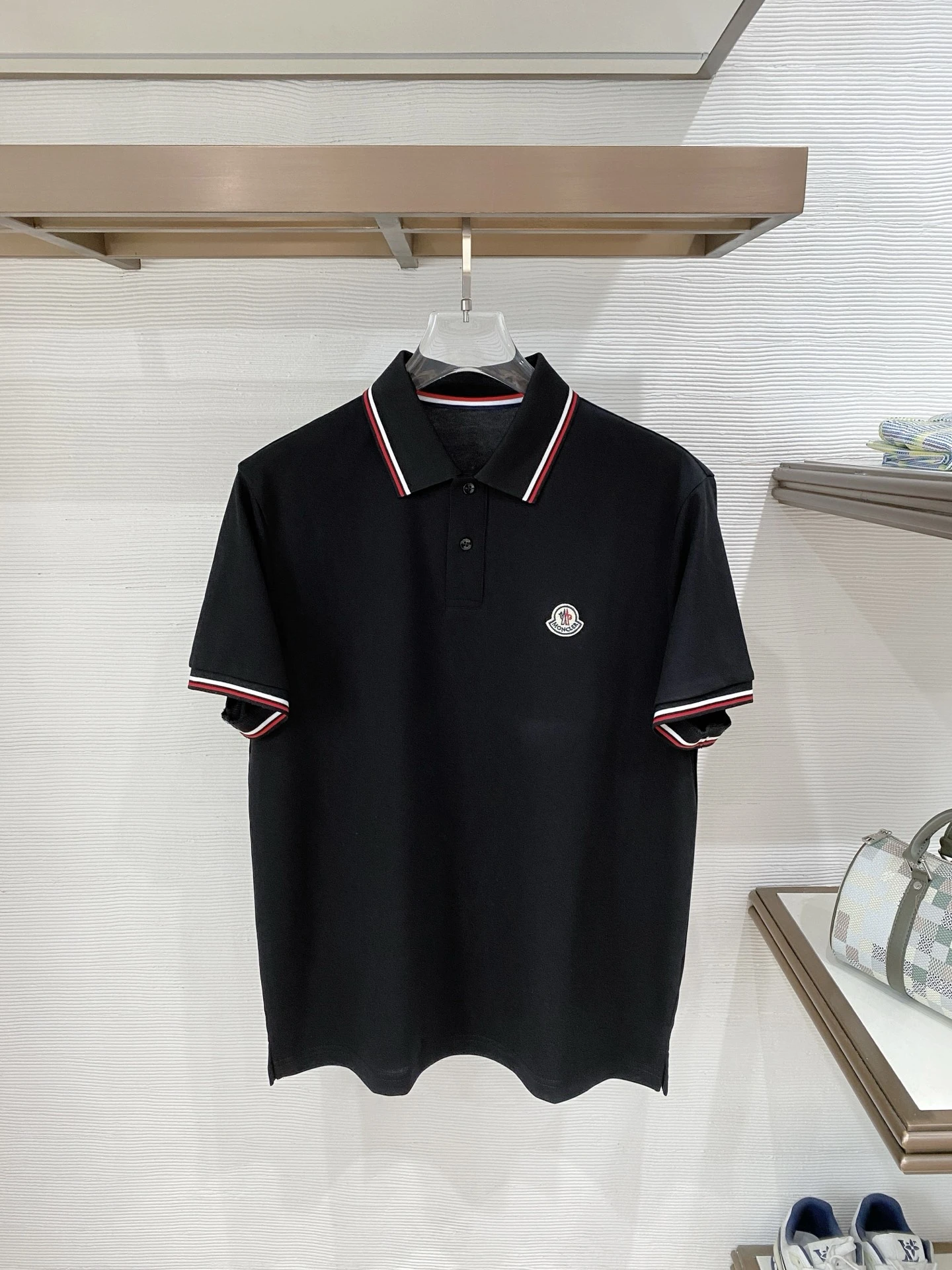 Moncler T-Shirt — 0a398d0b