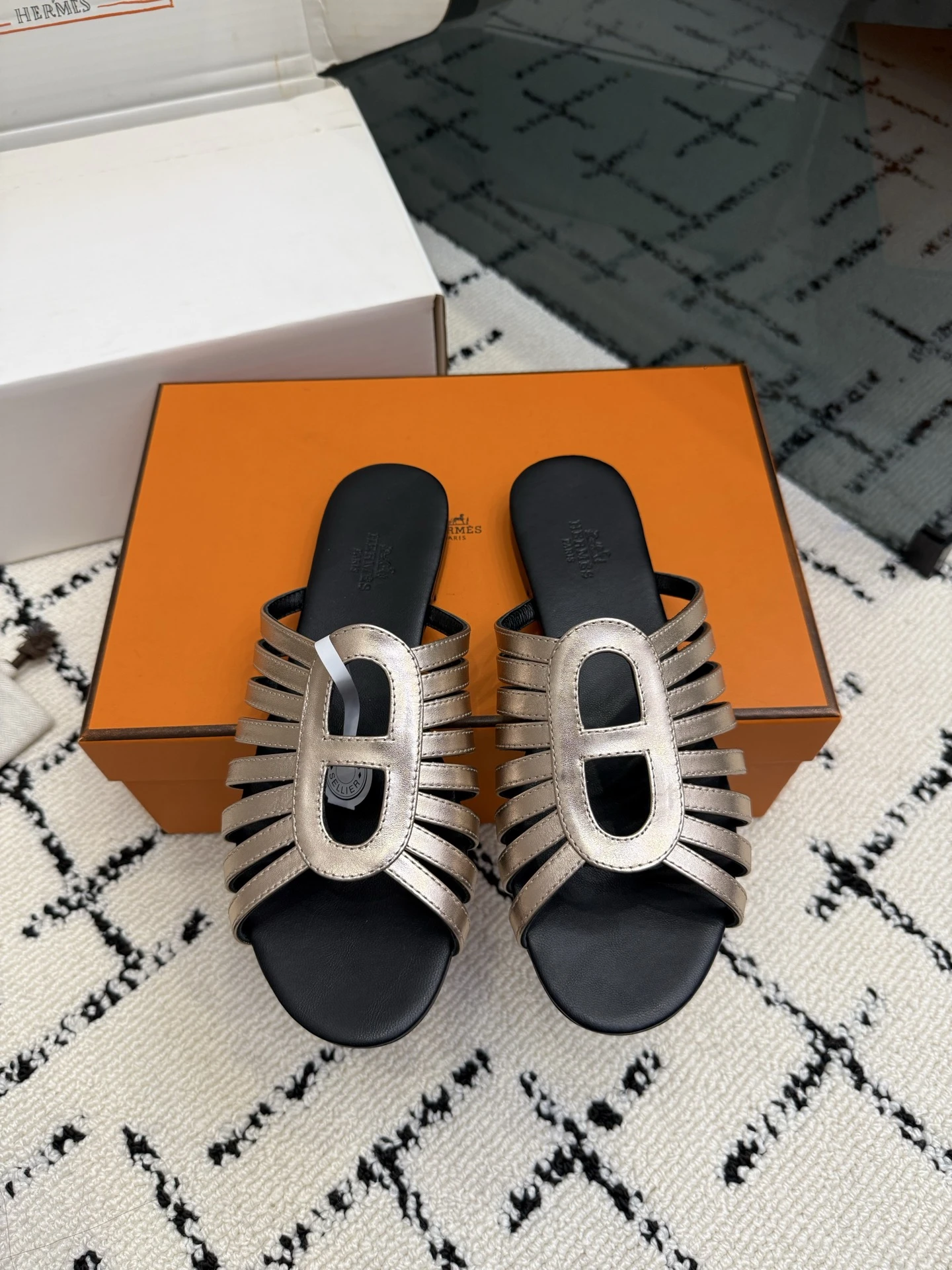 Hermès Sandals — 69070cbe
