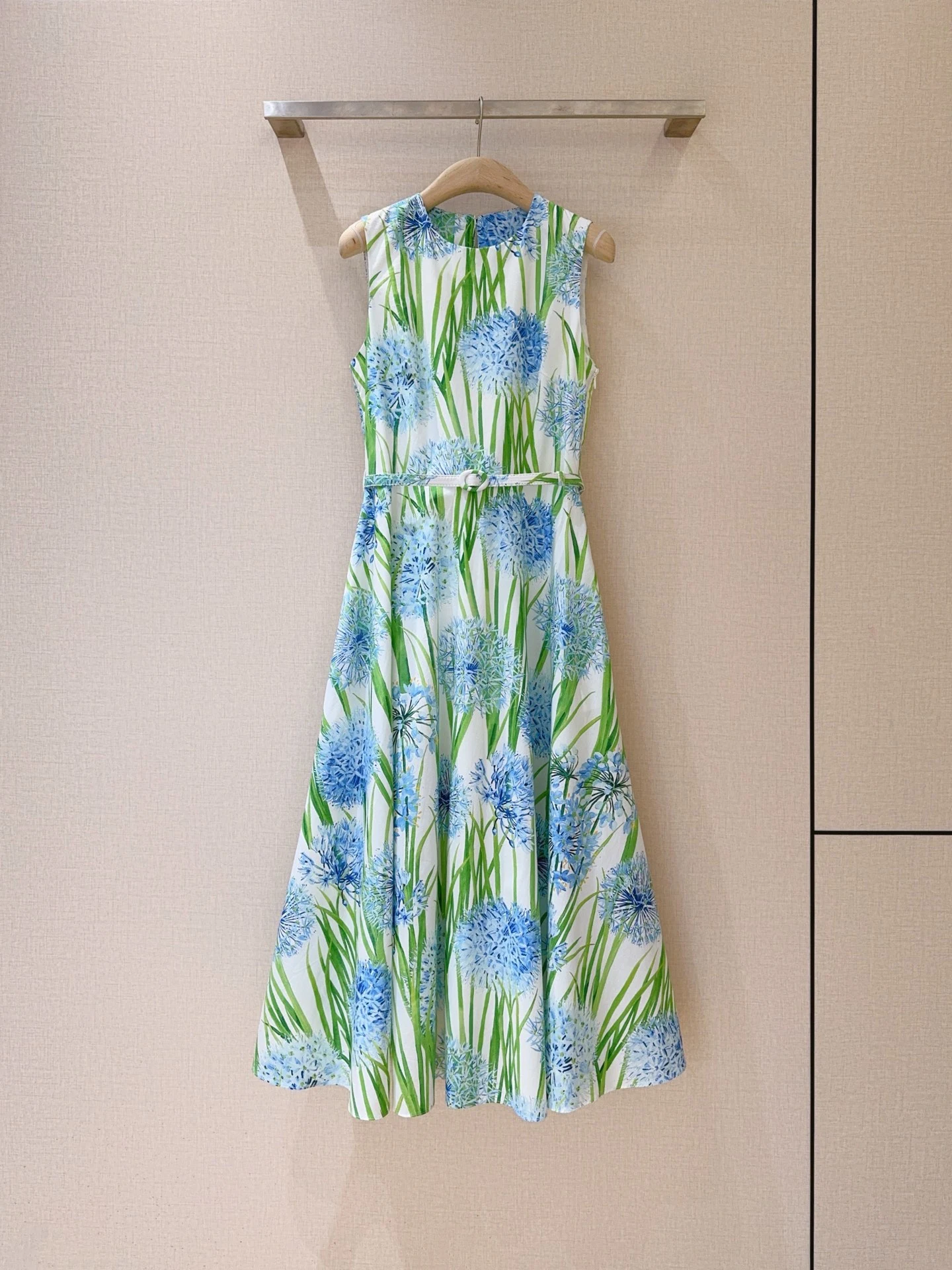 Dresses — 85724bbe