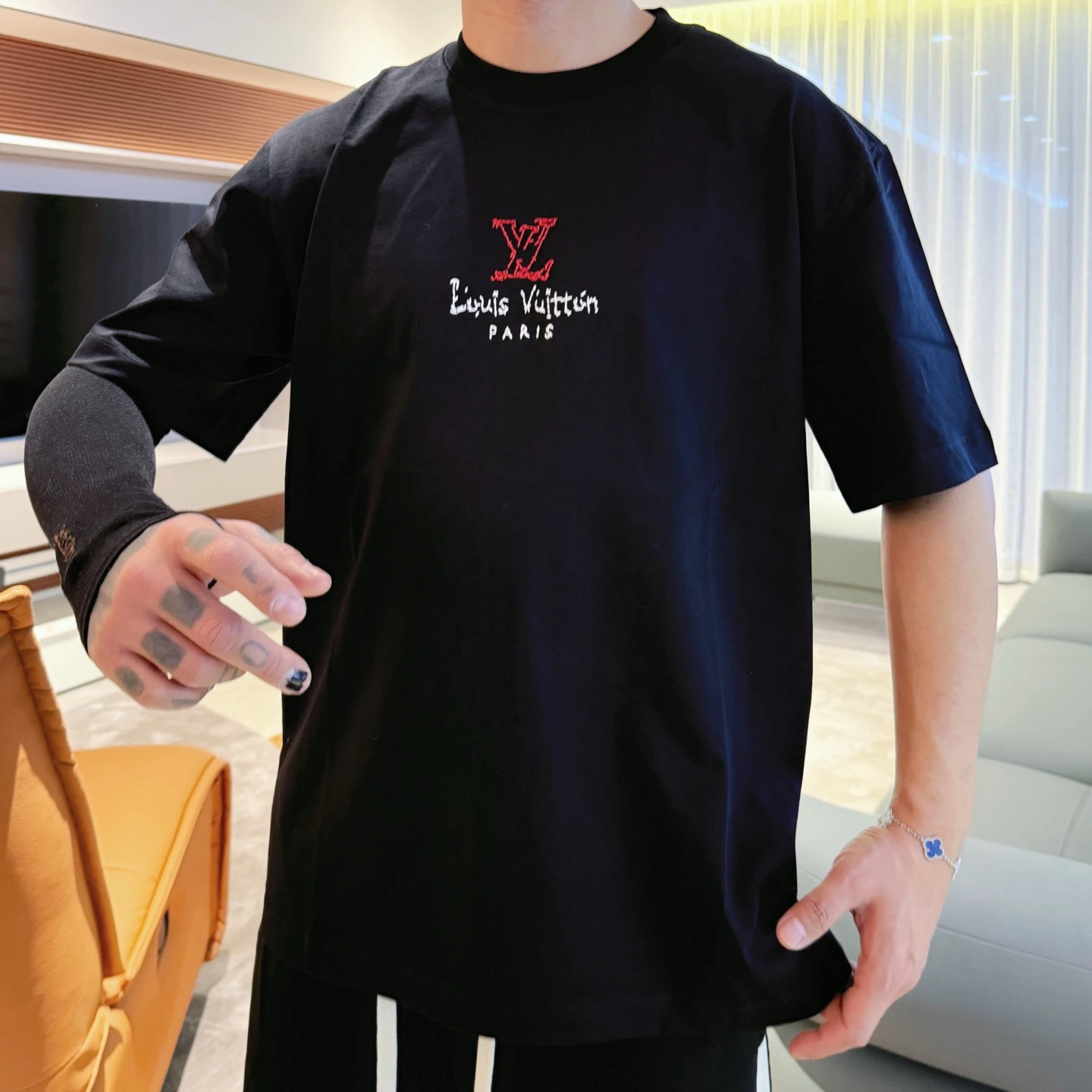 Louis Vuitton T-Shirt — 999b5865