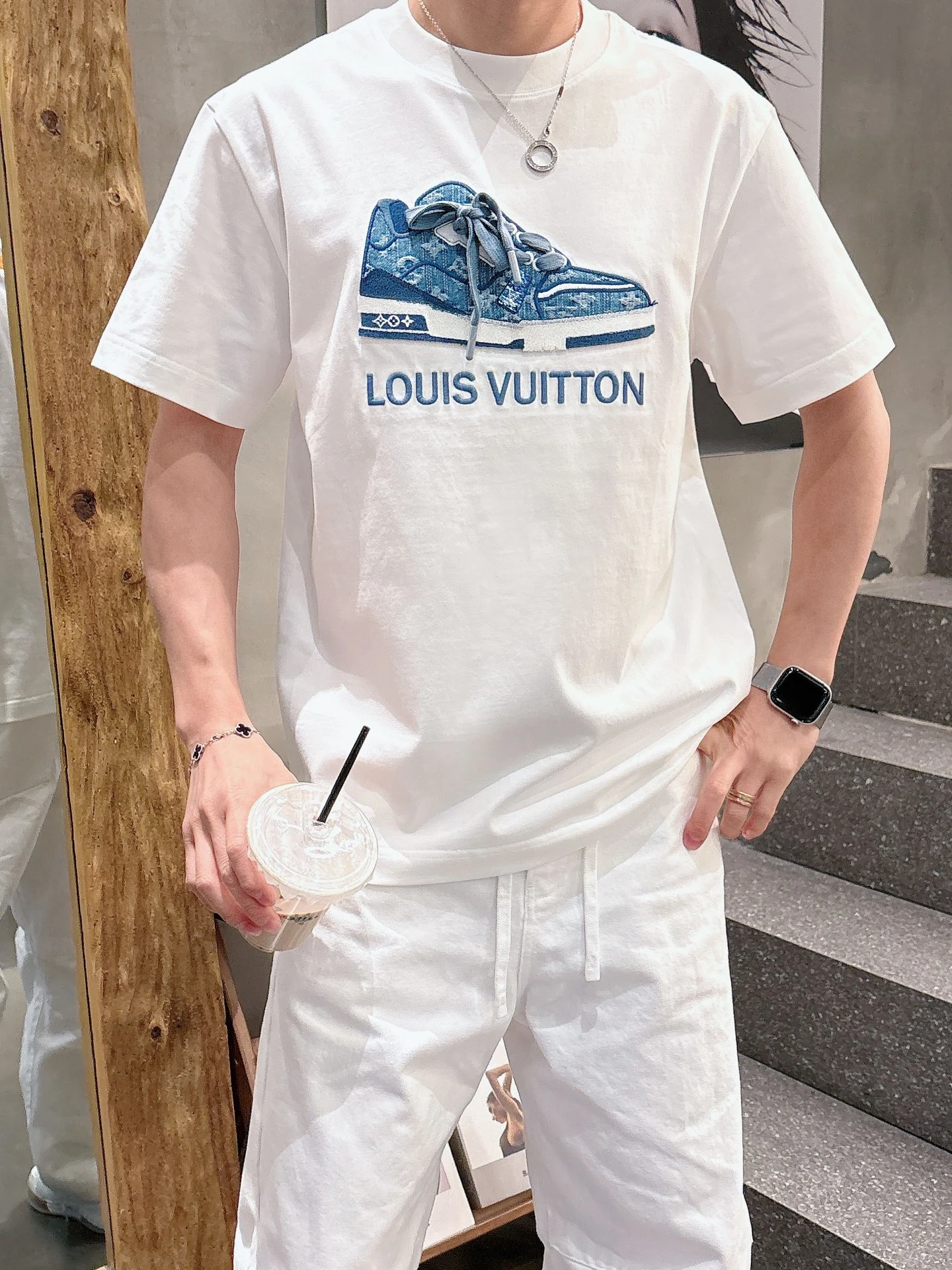 Louis Vuitton T-Shirt — 6da535e4