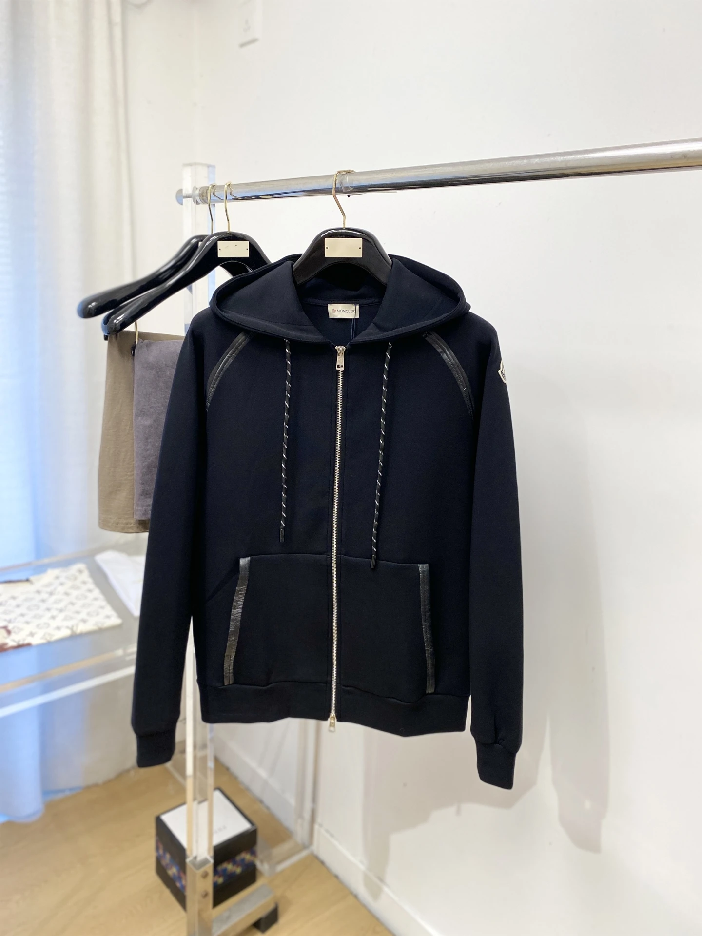 Moncler Sweatshirts — a512ea6b