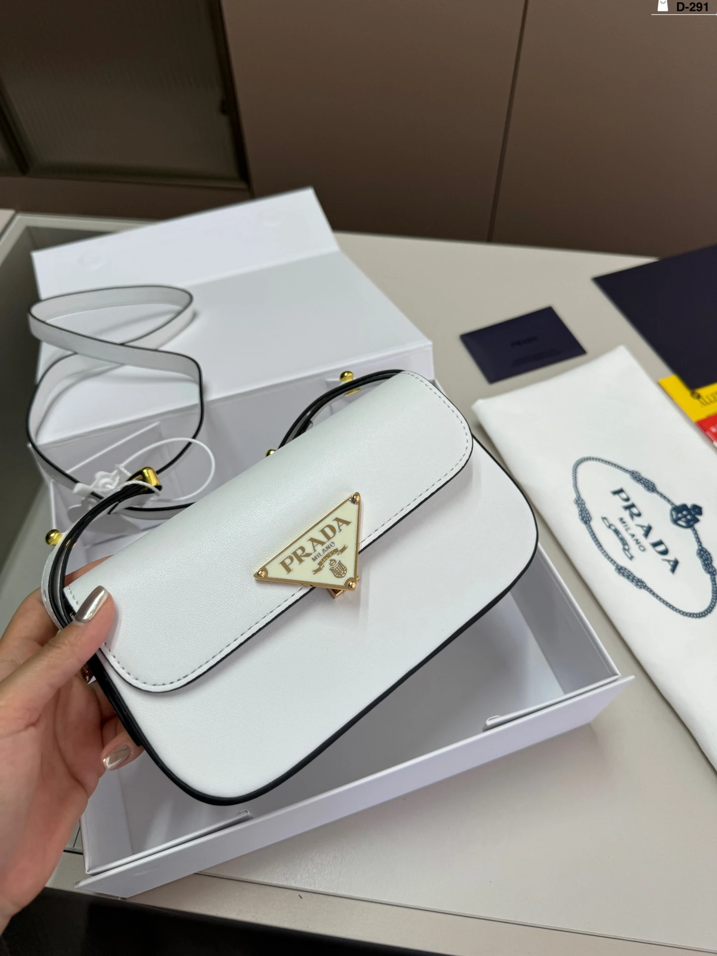 Prada Bag — 9e44244c