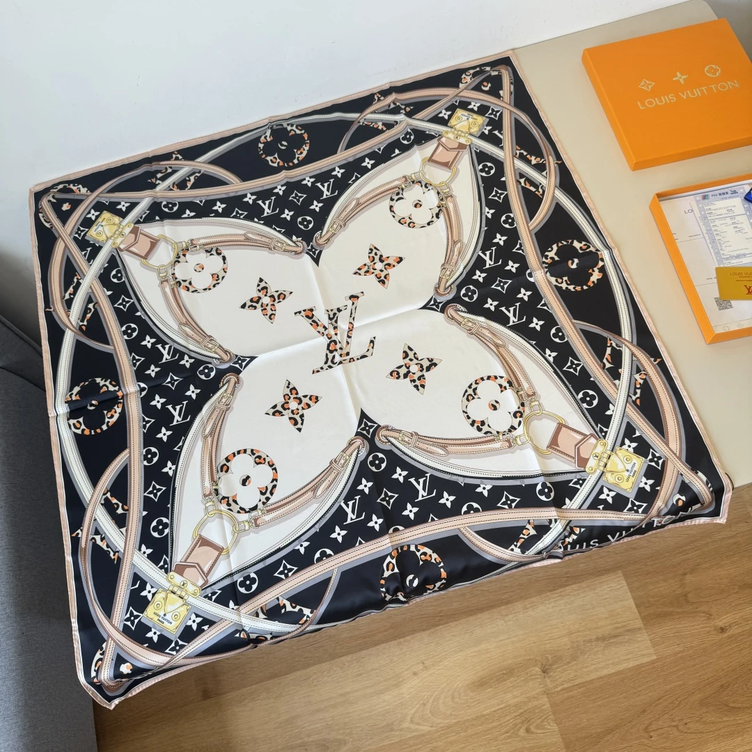Louis Vuitton Scarves — cfec60b5