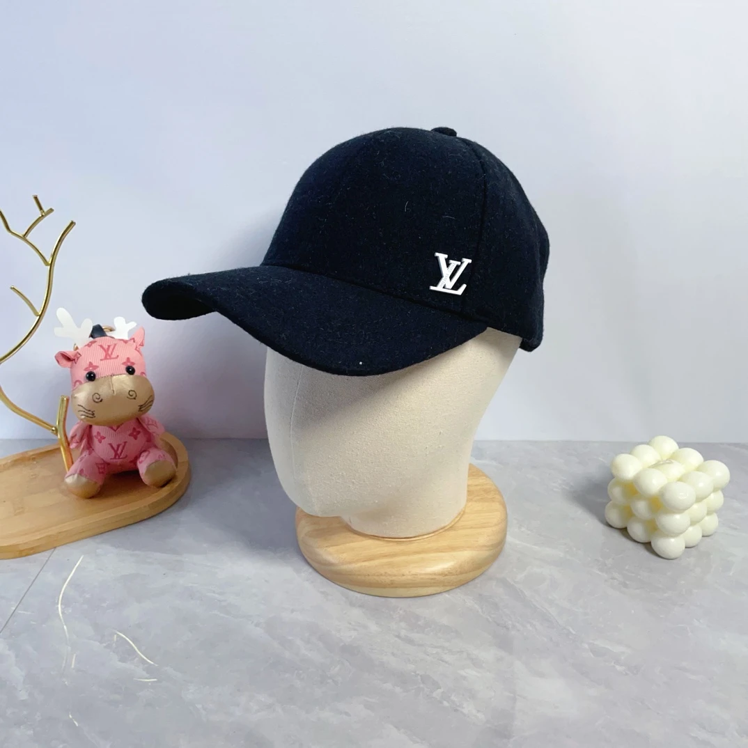 Louis Vuitton Caps — e84fc324