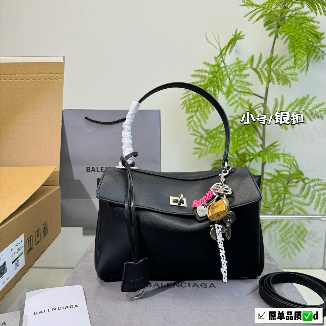 Balenciaga Bag — e4ea1f61