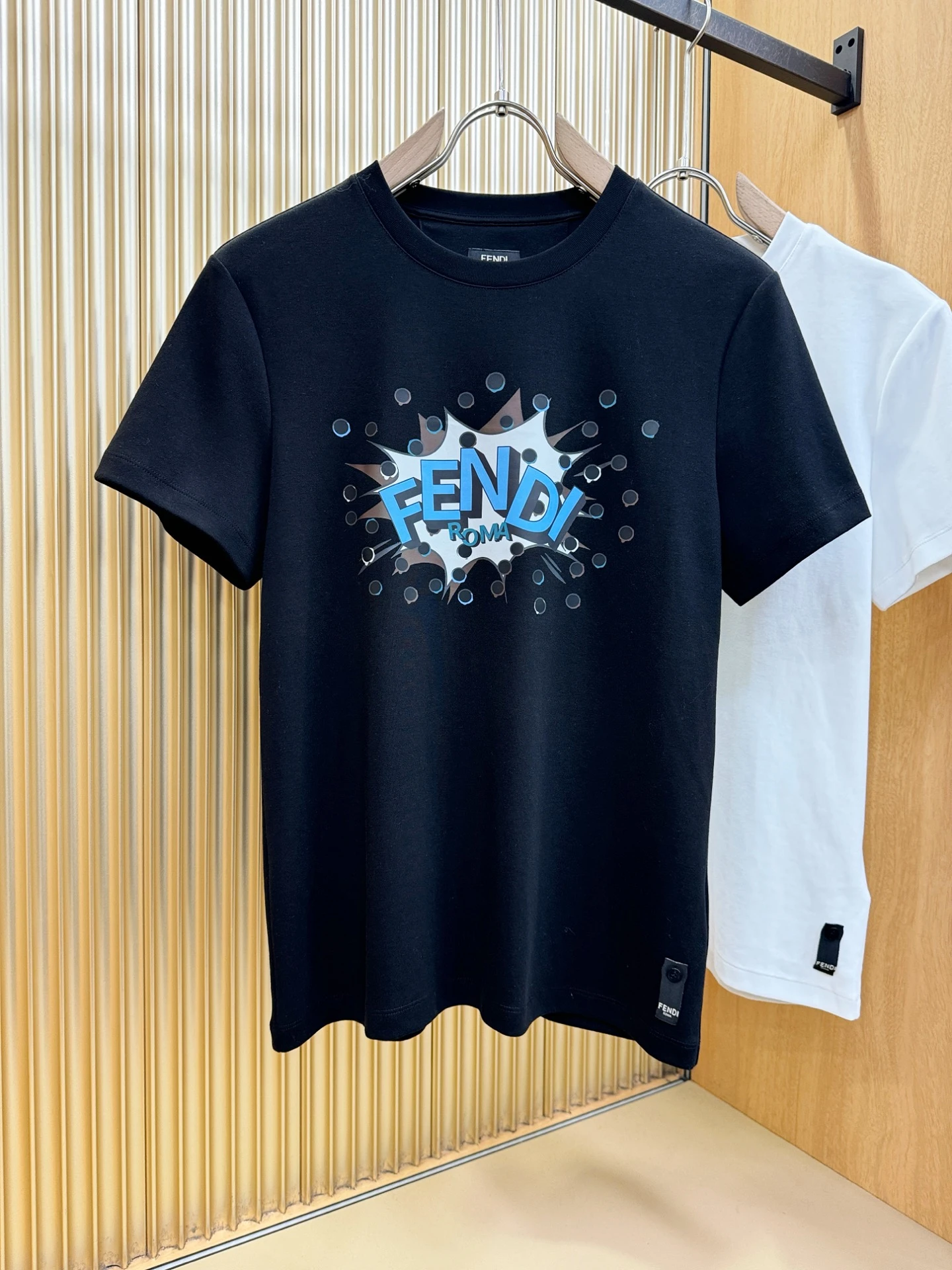 Fendi T-Shirt — 8701c93f