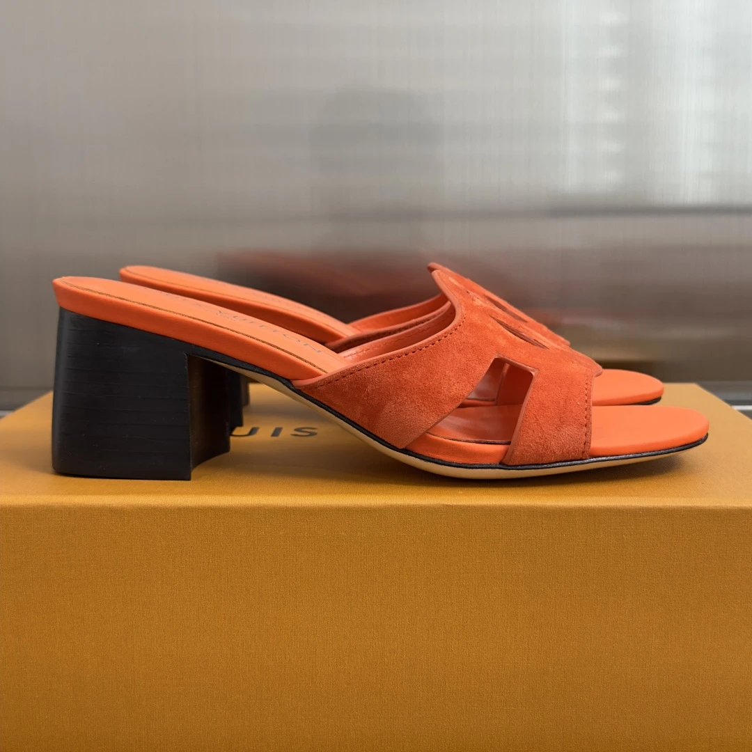 Louis Vuitton Slippers — 4bdda81c