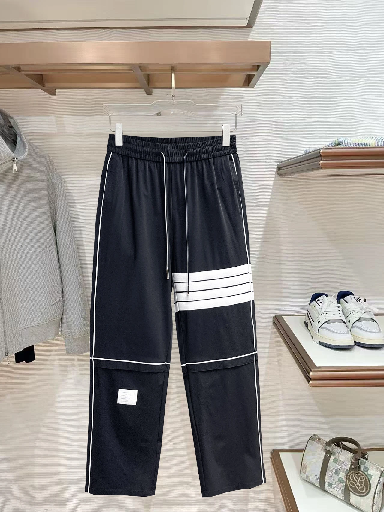 Trousers — 185564f7