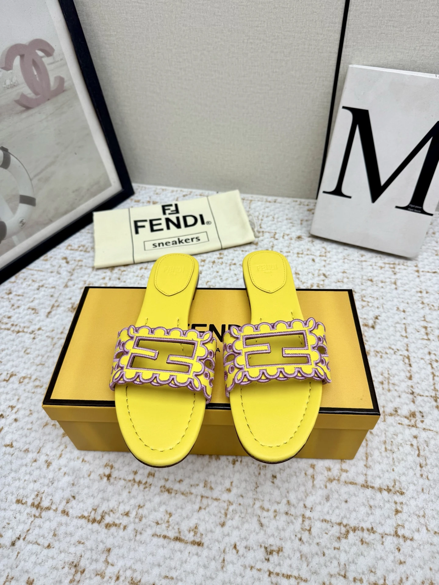 Fendi Slippers — 21a2d472