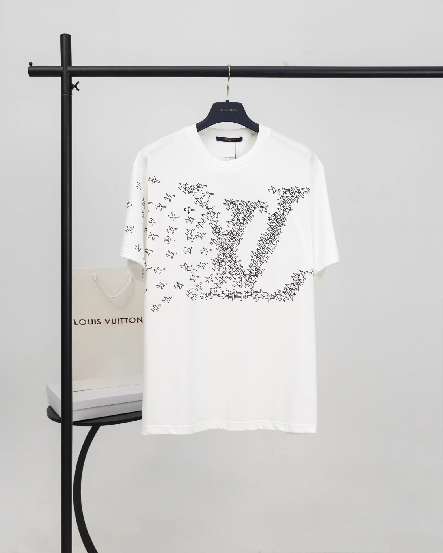 Louis Vuitton T-Shirt — c330027b