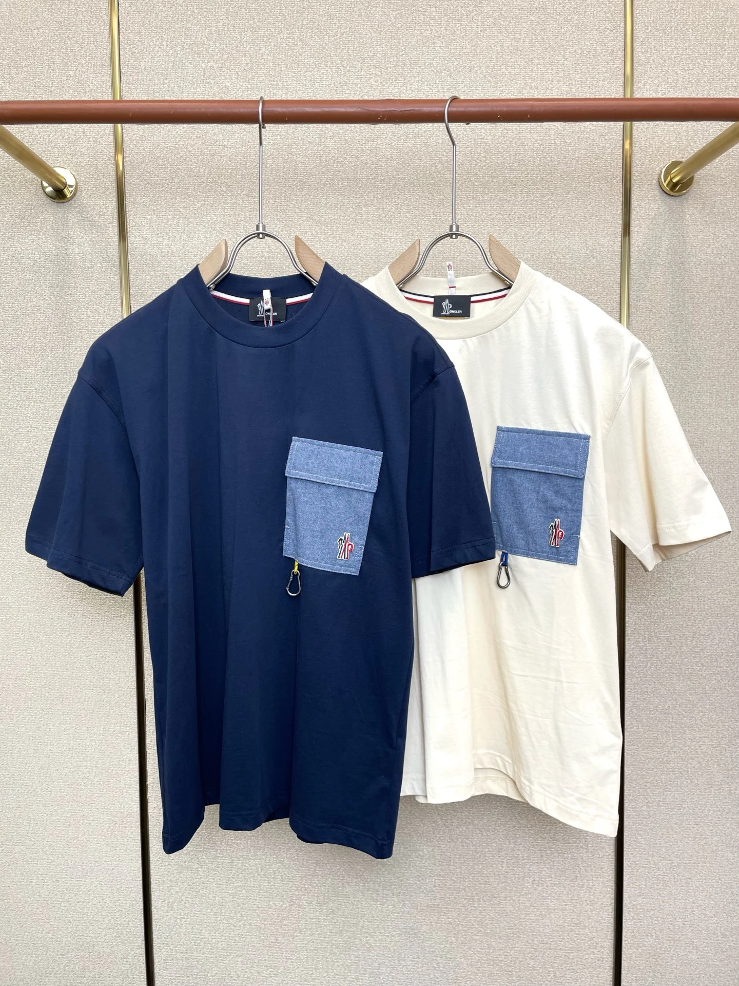 Moncler T-Shirt — 6f1da086