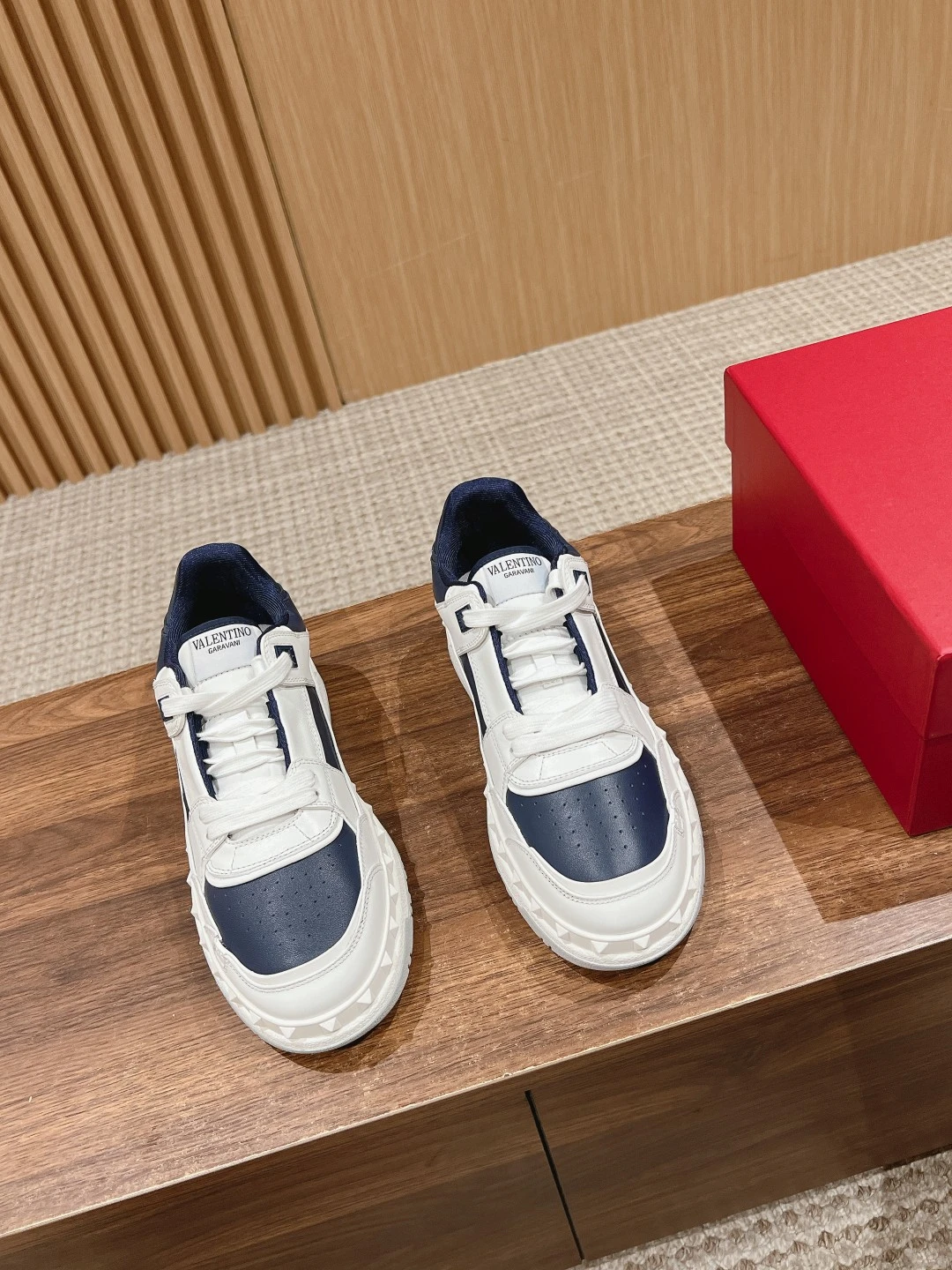 Valentino Sneakers — 7d823f9a