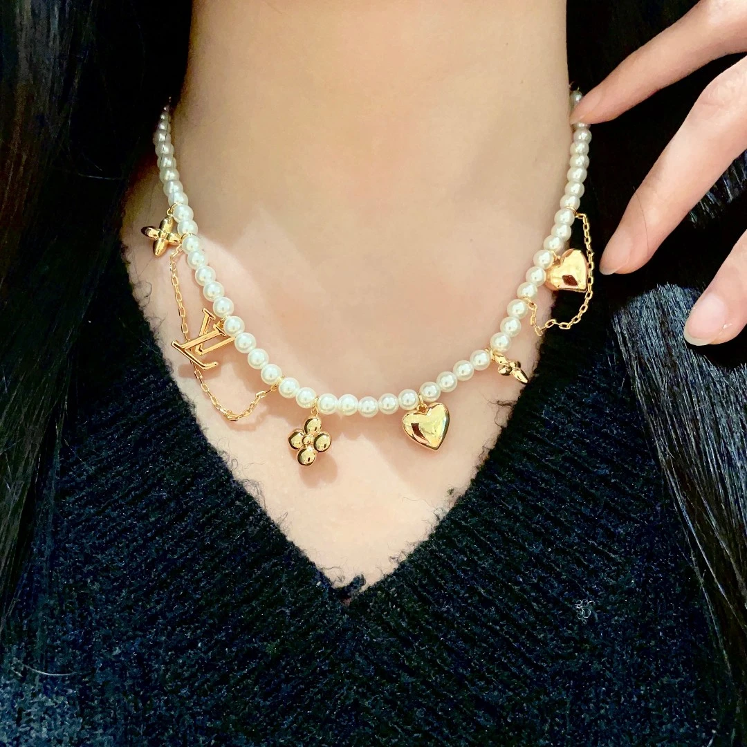 Louis Vuitton Necklaces — ac052c15