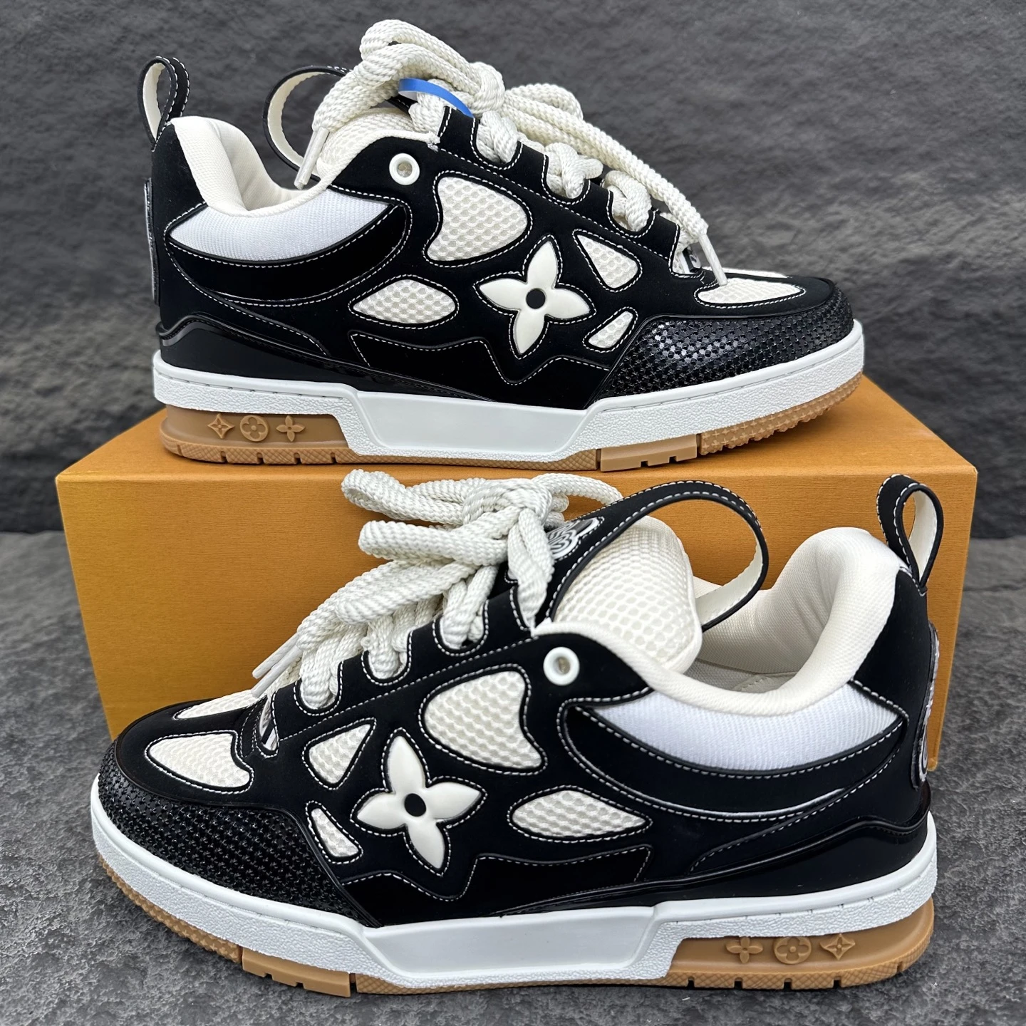 Louis Vuitton Sneakers — 891b324c
