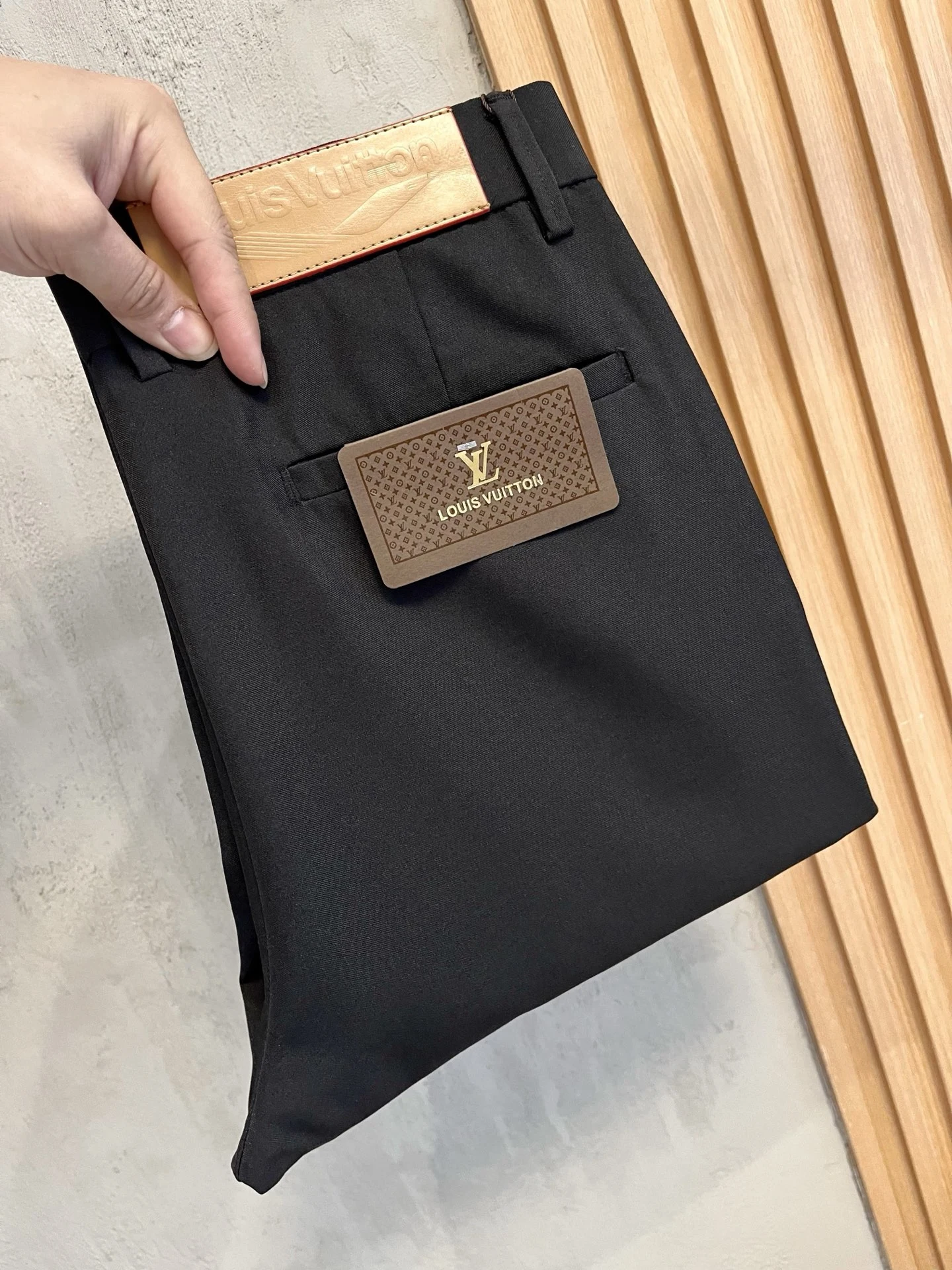 Louis Vuitton Trousers — dca14bef