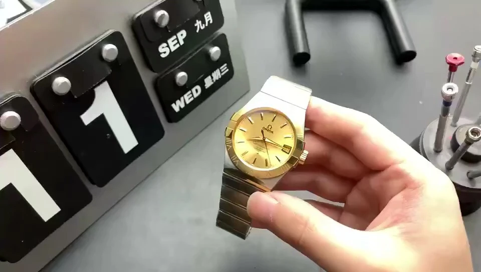Omega Watch — e08cb378
