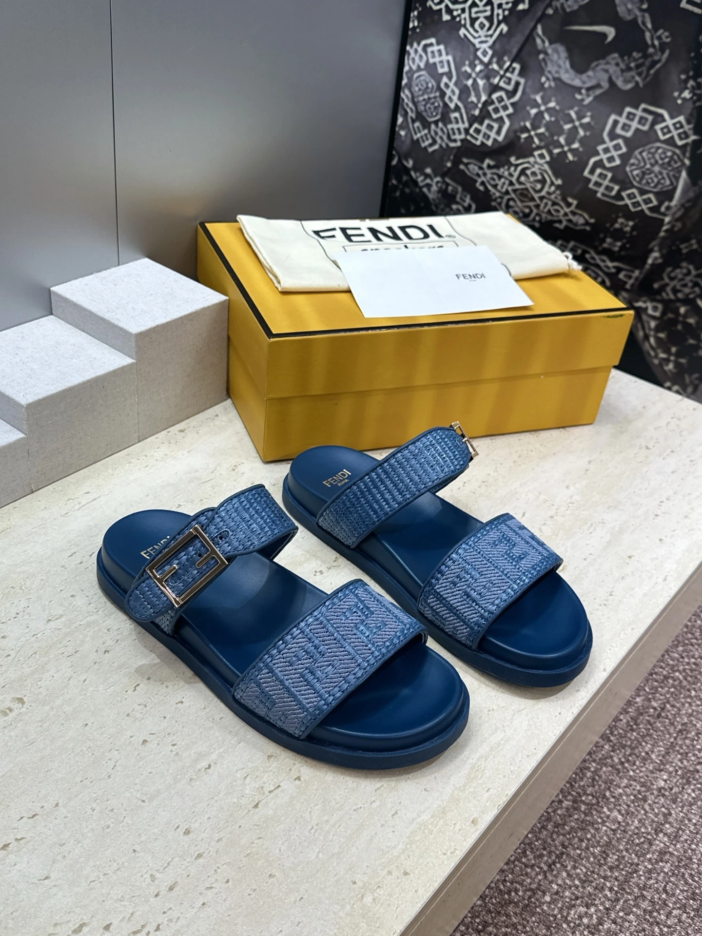 Slippers & Slides
