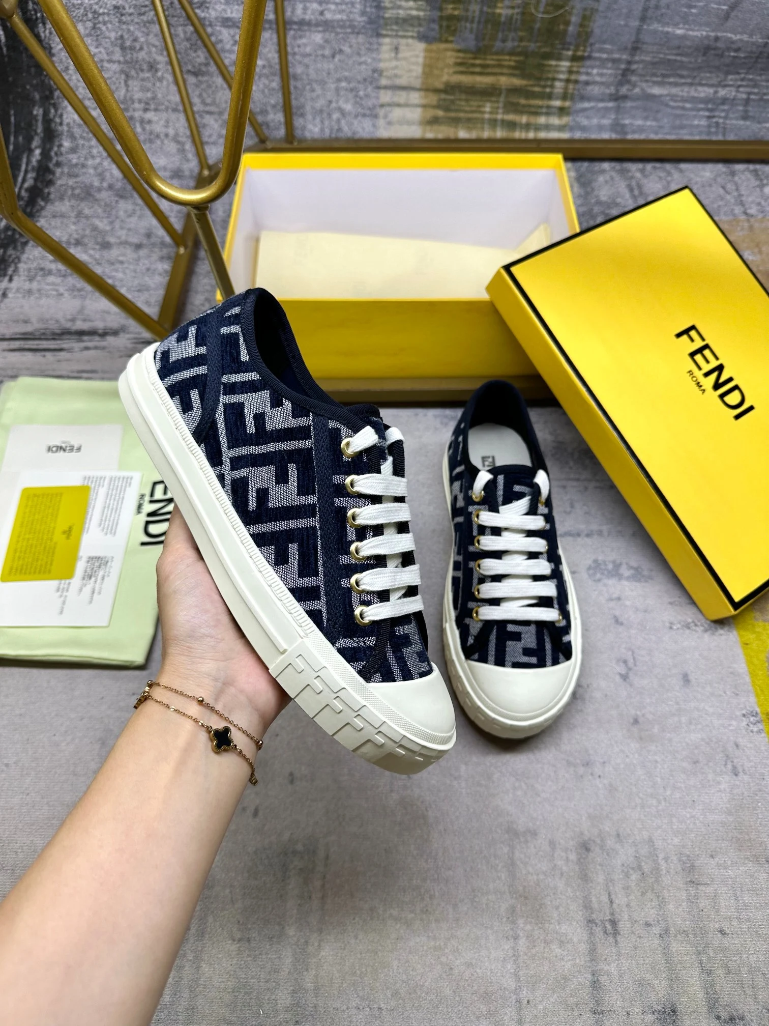Fendi Sneakers — 901a982f