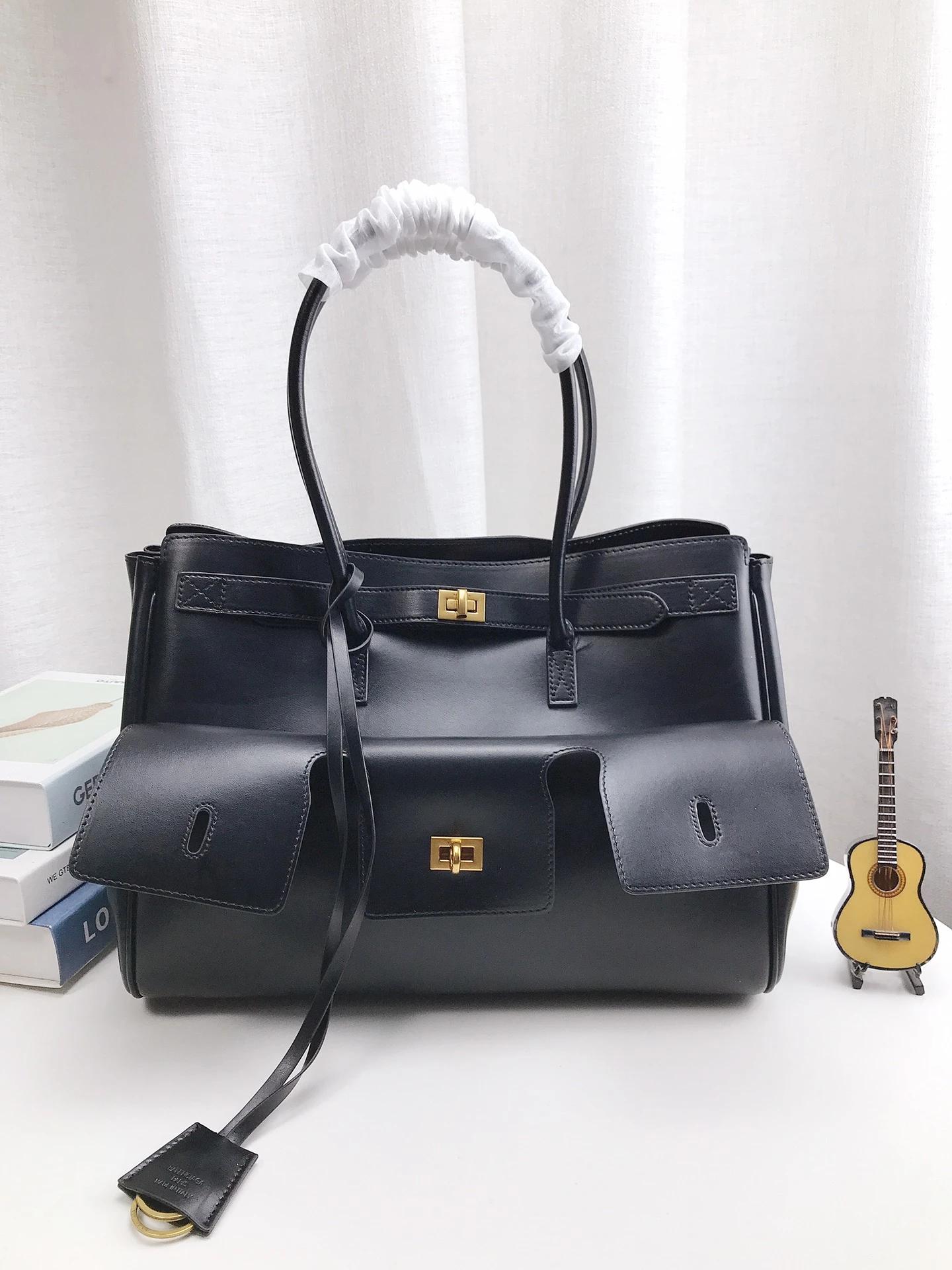 Balenciaga Bag — 601c4f7a