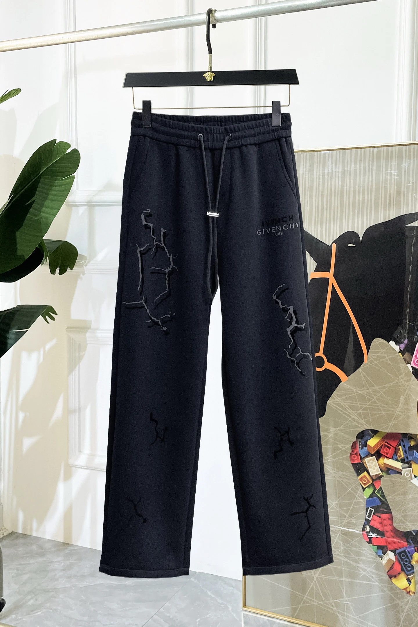 Givenchy Trousers — e667bd18