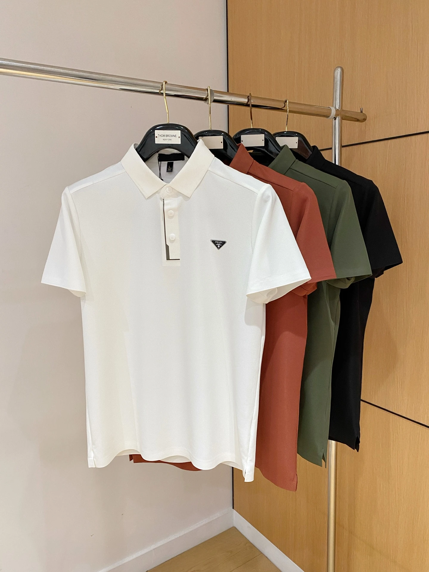 Prada T-Shirt — 57a0cf84