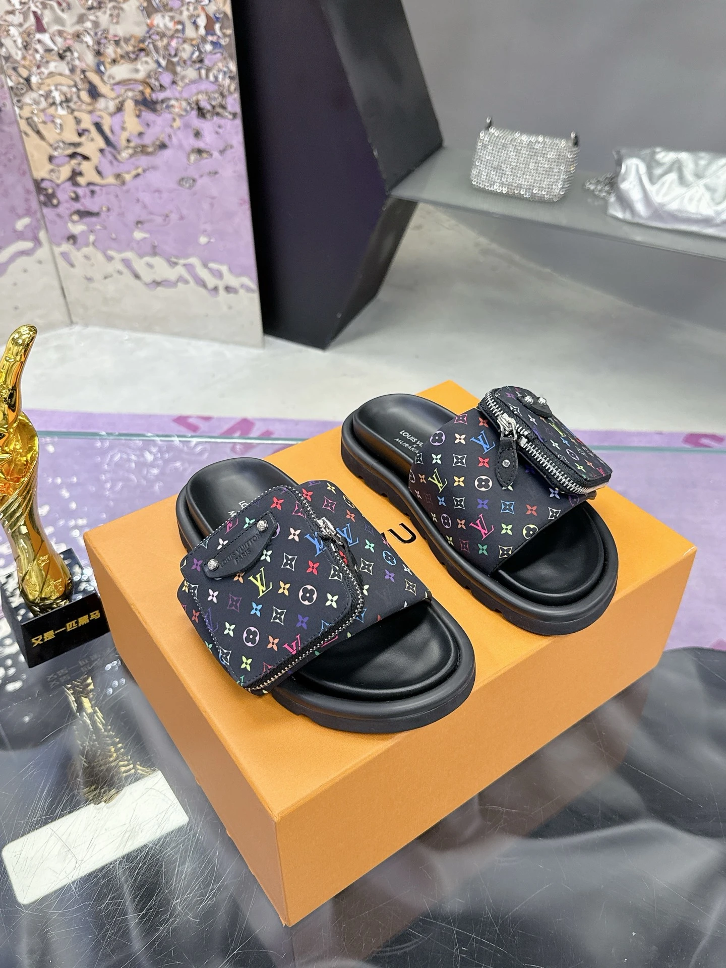 Louis Vuitton Slippers — 849da6ef
