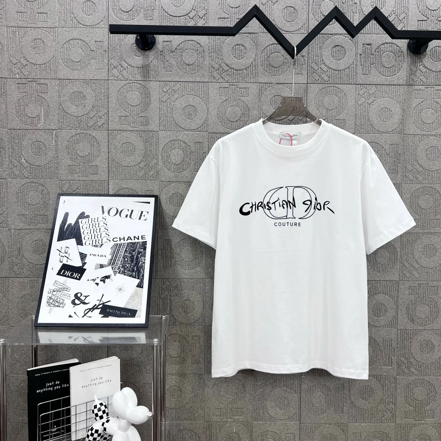 Dior T-Shirt — 56b4e985