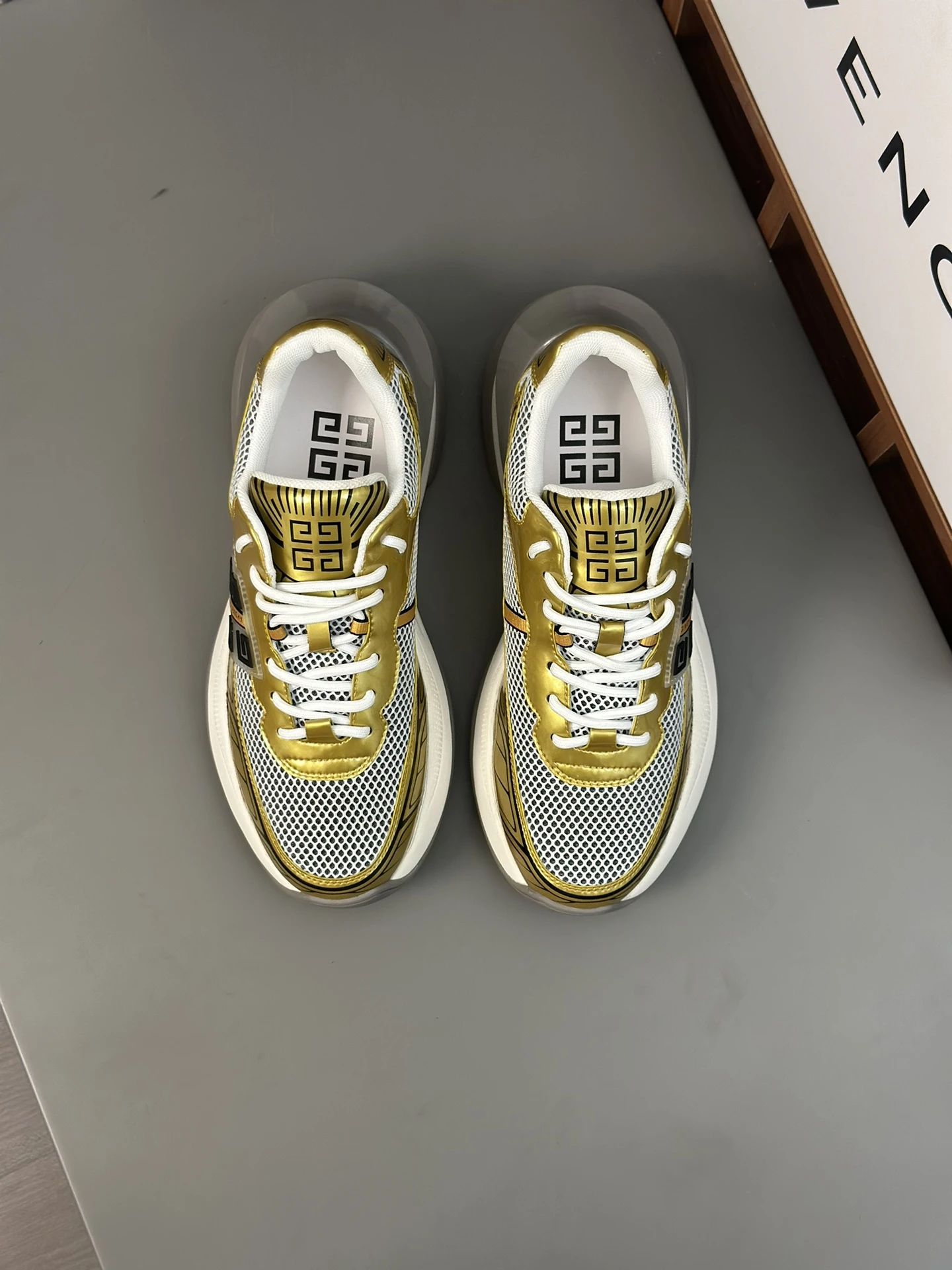 Givenchy Sneakers — efc034d6
