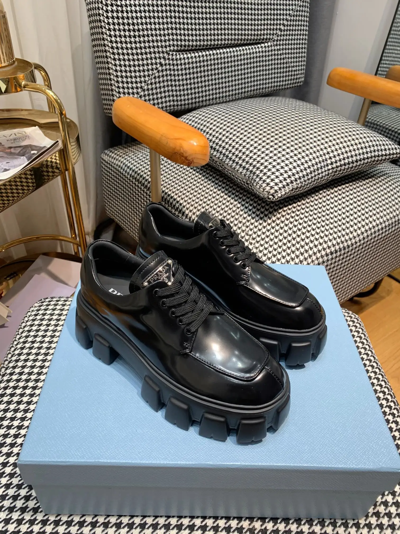Prada Shoes — 89166932