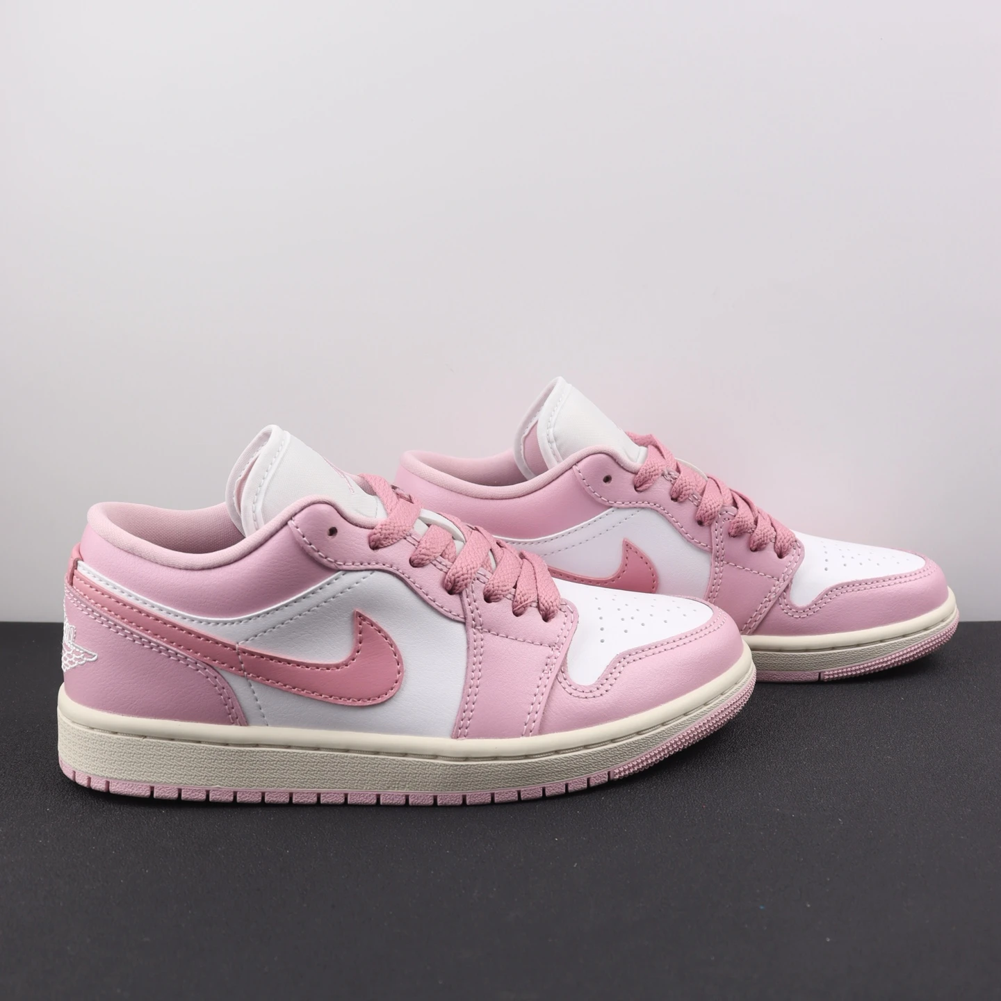 Nike Shoes — a8adaf2c