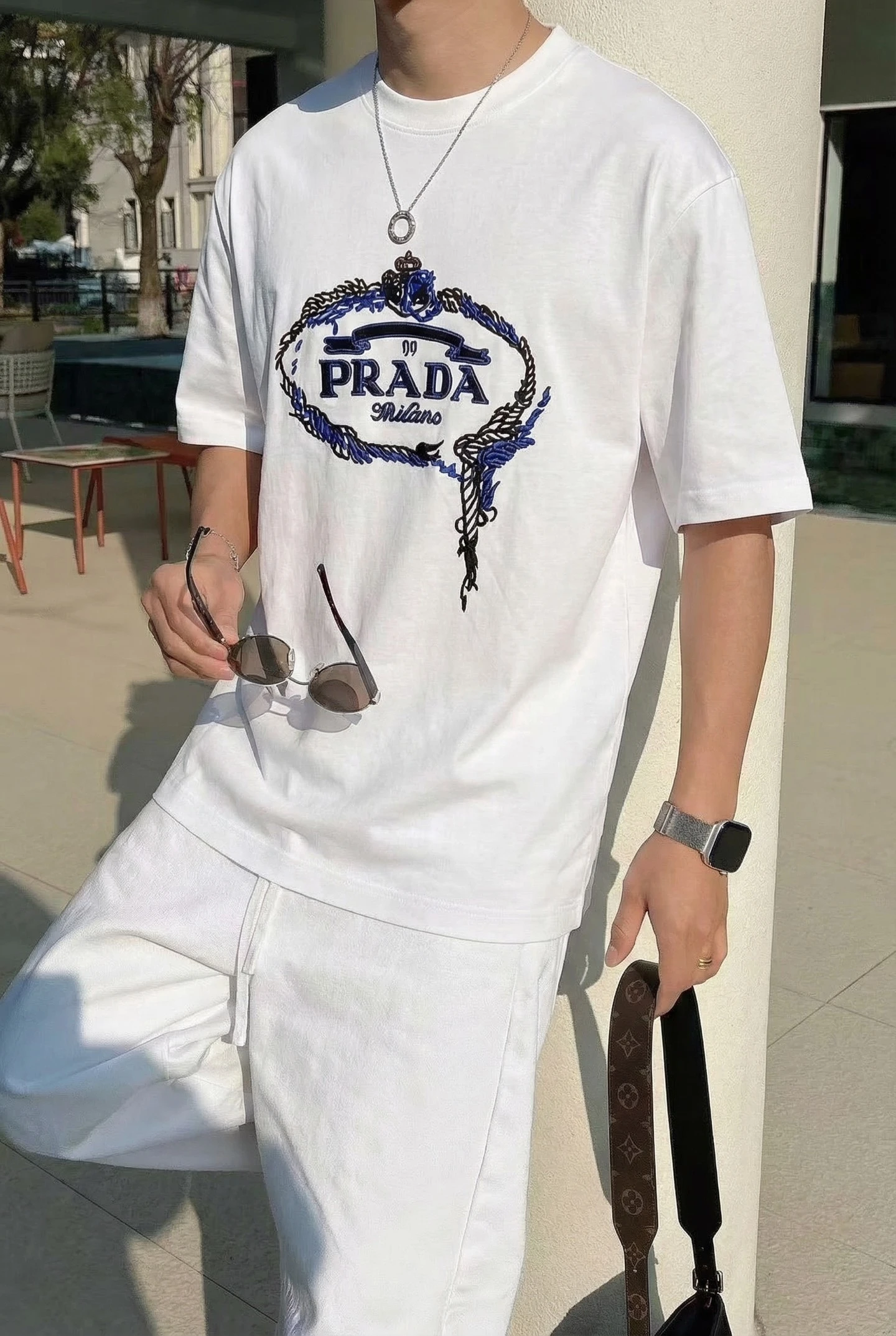 Prada T-Shirt — 6e74315b