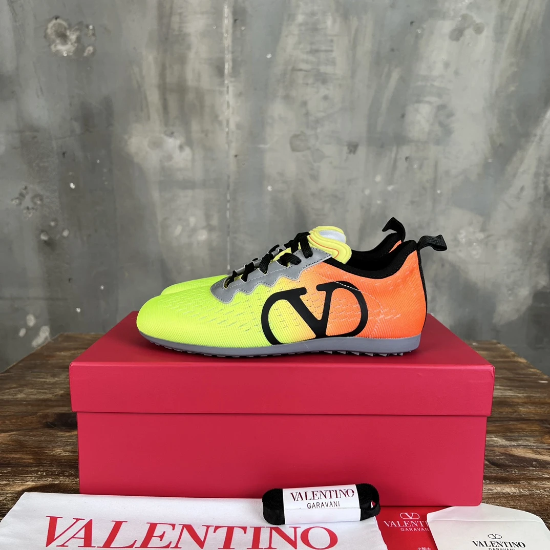 Valentino Sneakers — 67995266