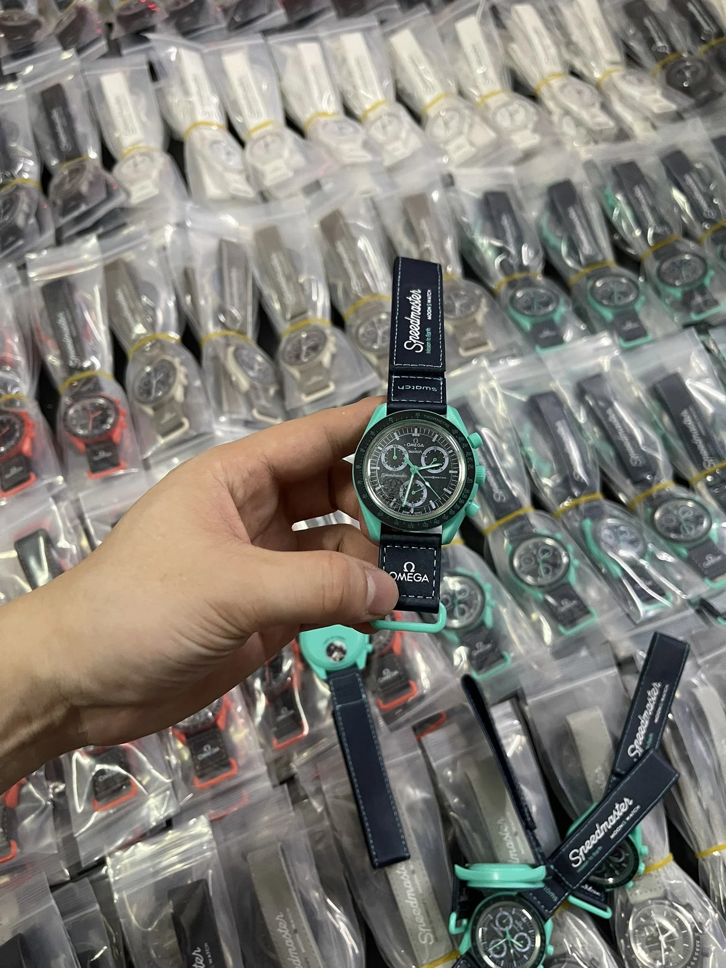 Omega Watch — 1537f400