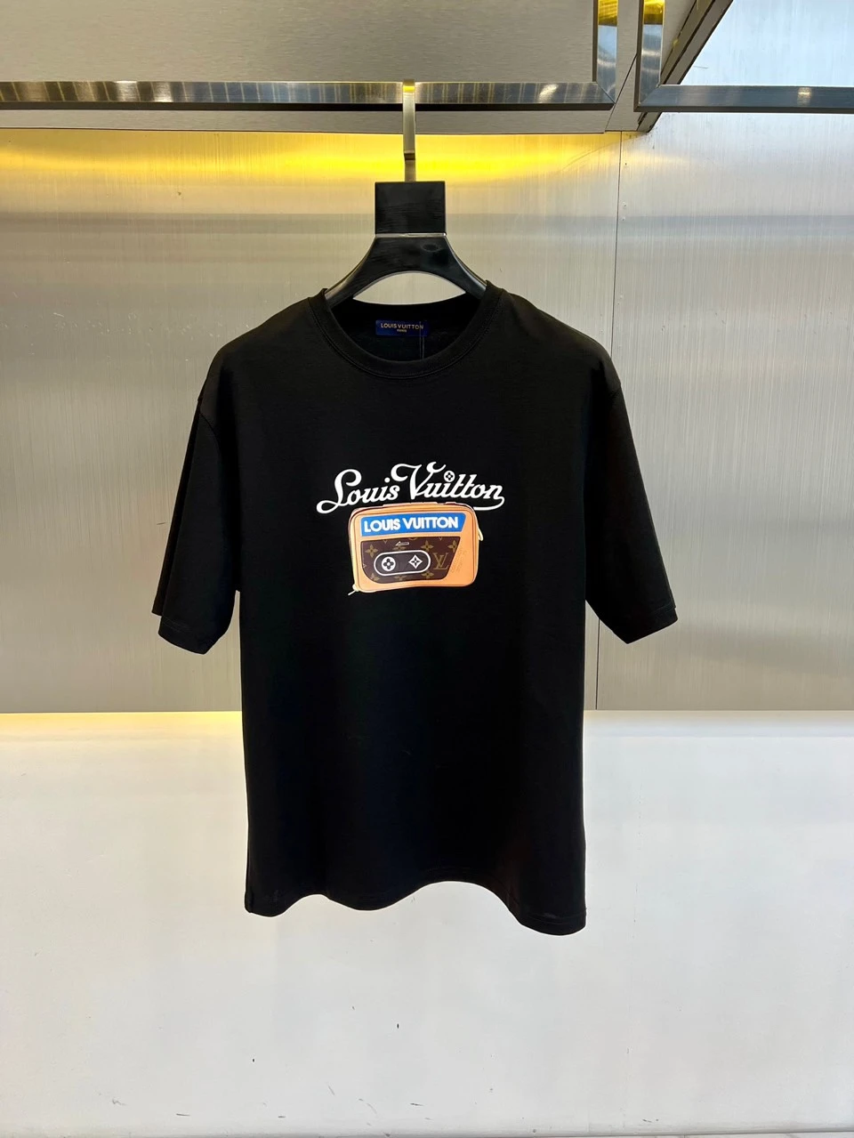 Louis Vuitton T-Shirt — 786d6ebd