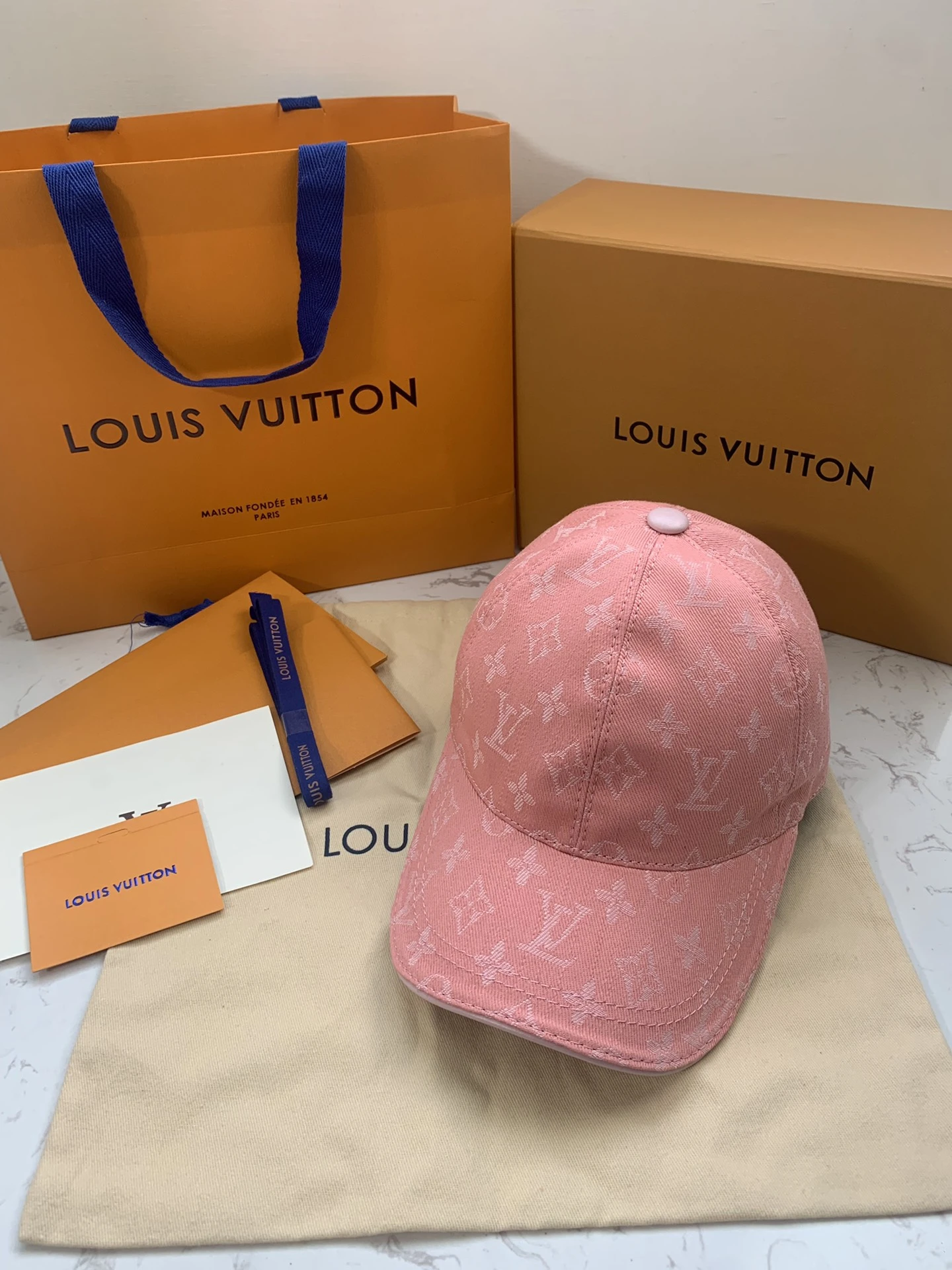 Louis Vuitton Caps — b762139d