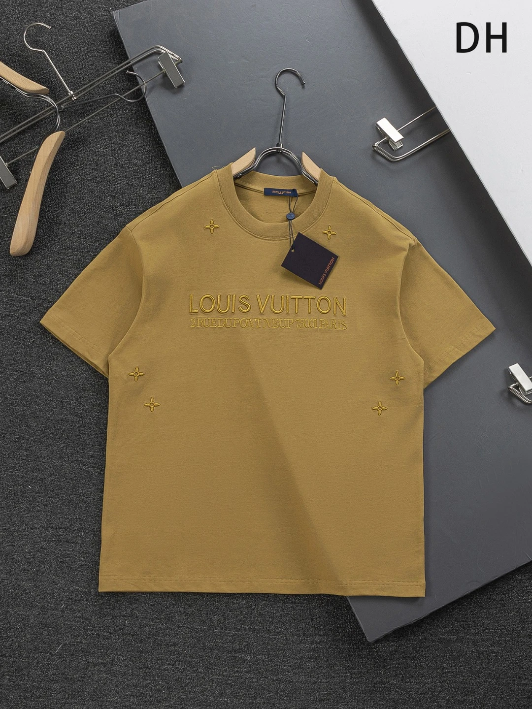 Louis Vuitton T-Shirt — b9f57899