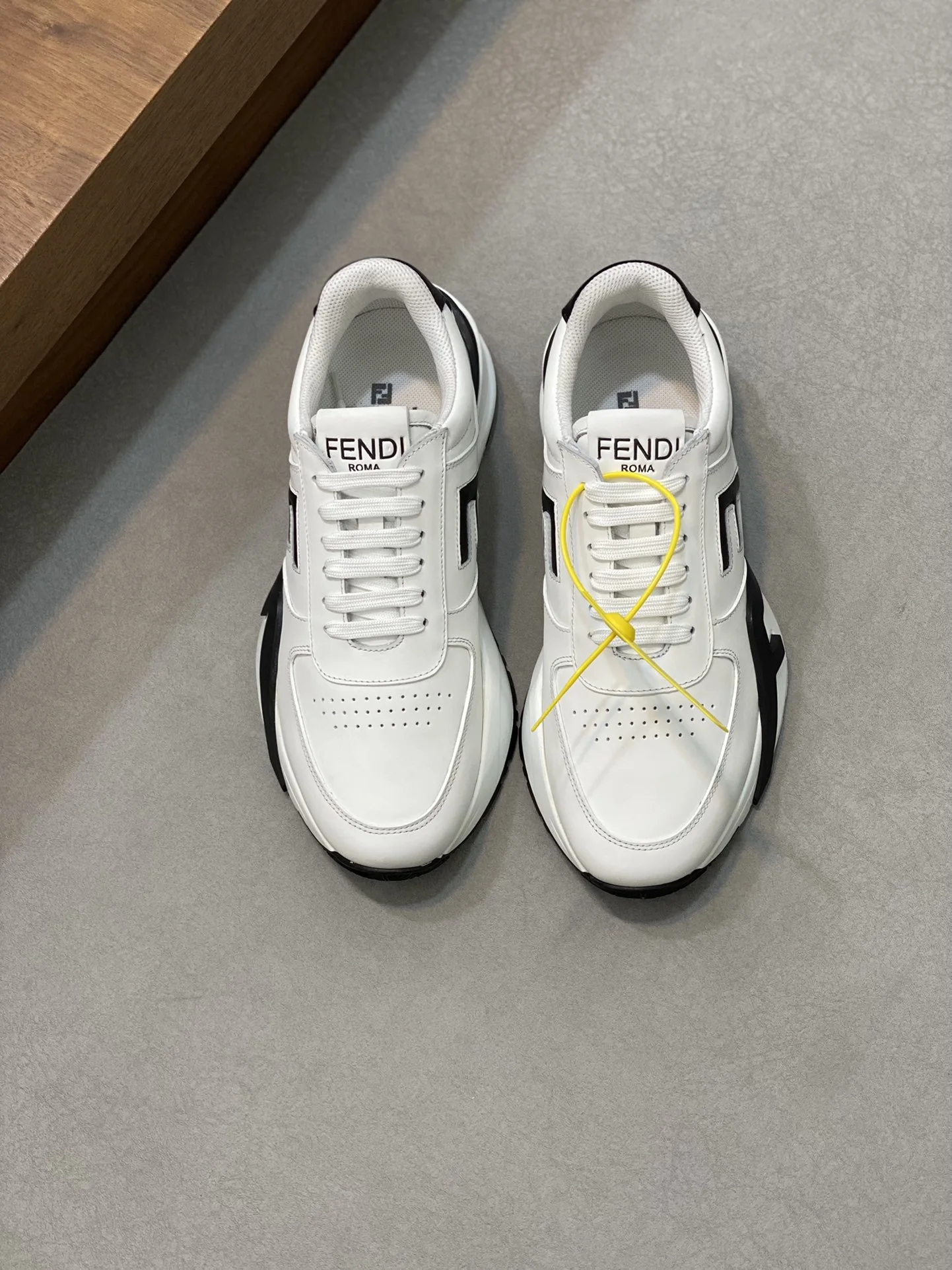 Fendi Sneakers — ec0f6211