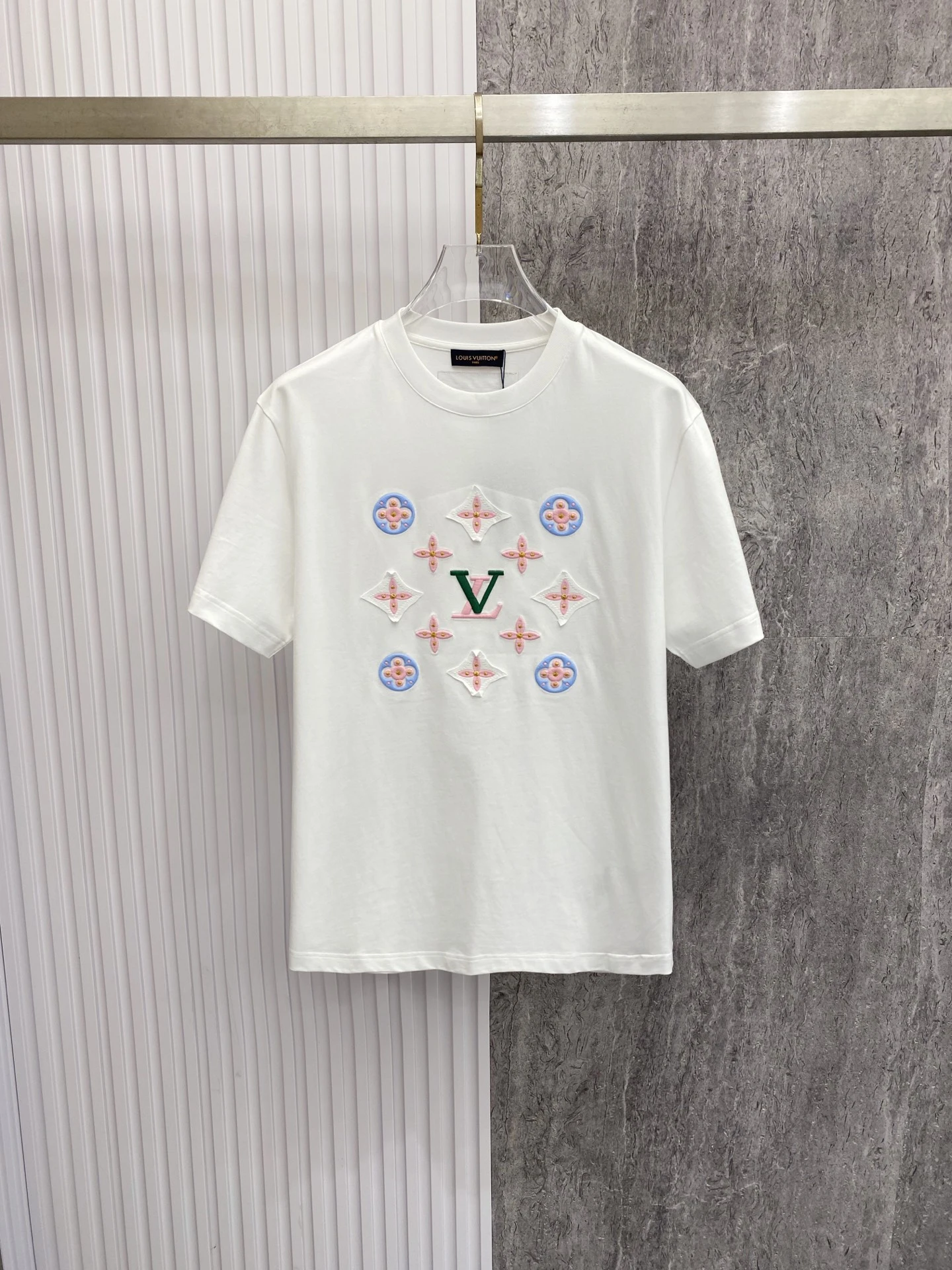 Louis Vuitton T-Shirt — 1051fd2e