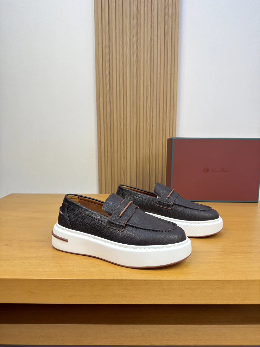 Loro Piana Sneakers — a11bb61d