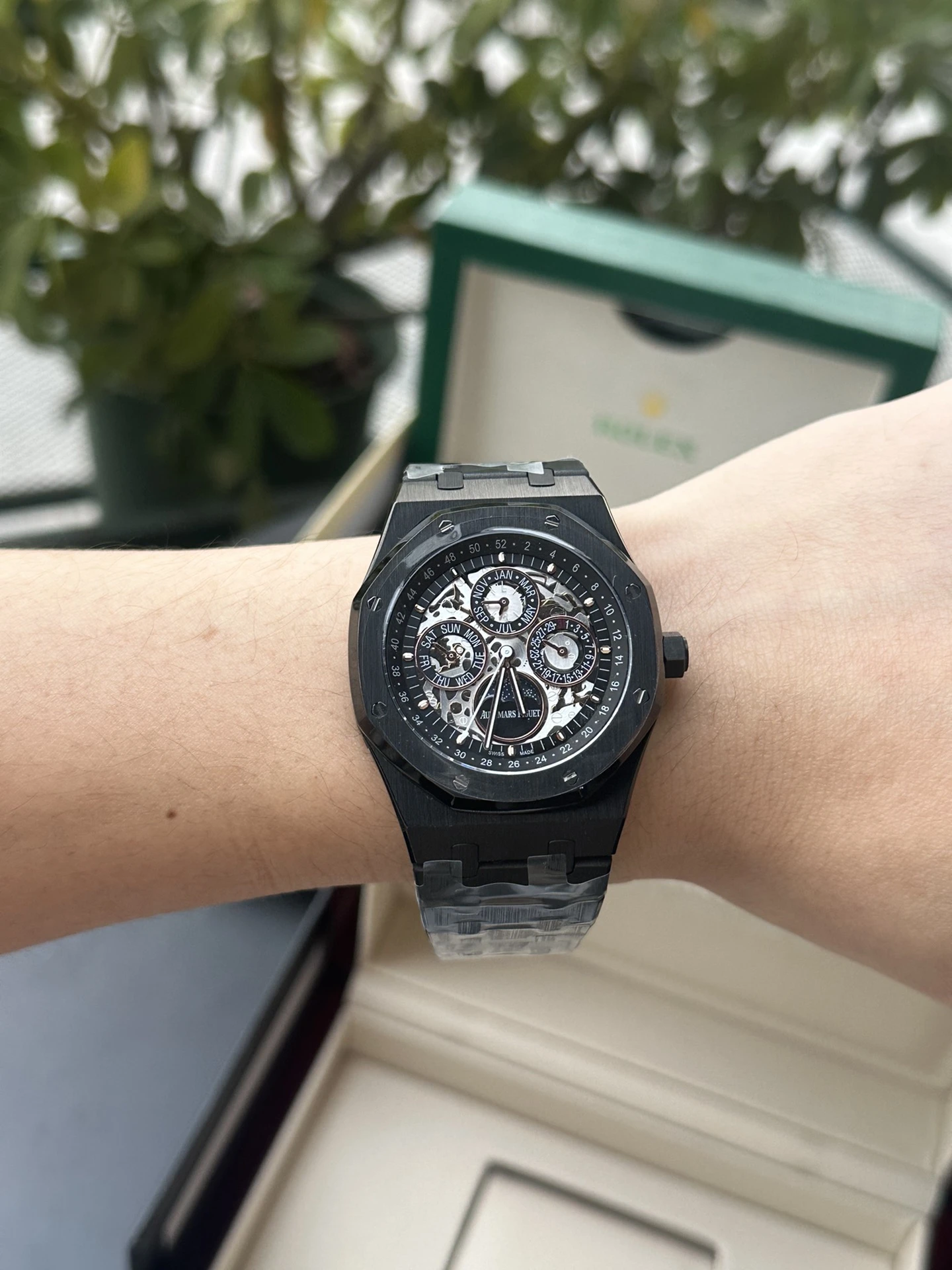 Audemars Piguet Watch — 81b52102