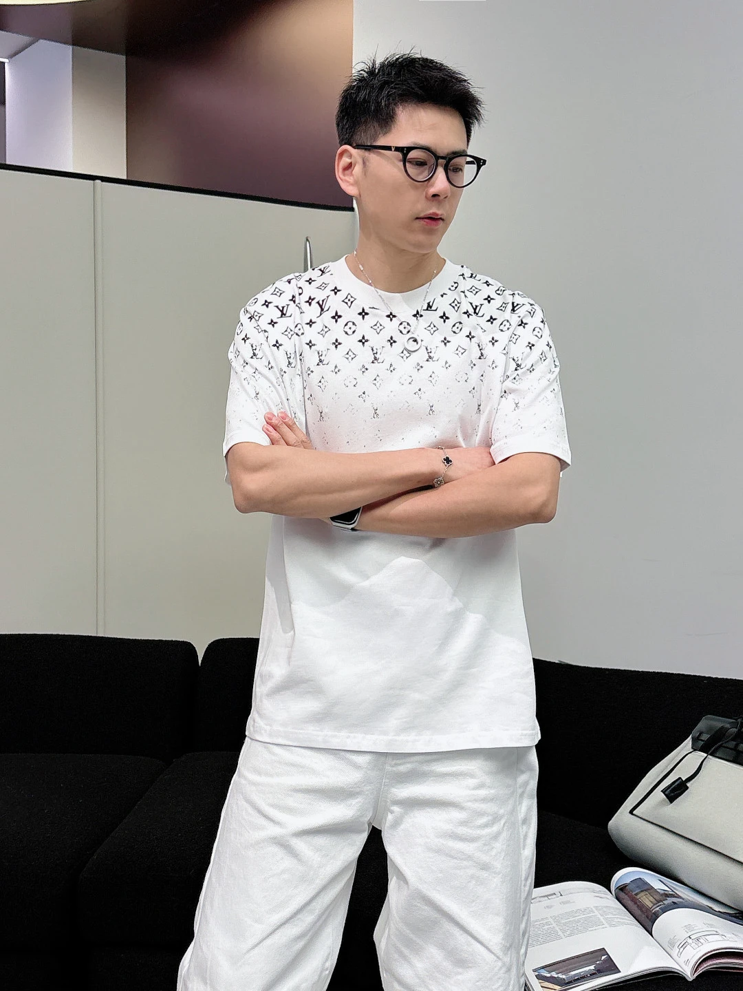 Louis Vuitton T-Shirt — 1c9d1f3c