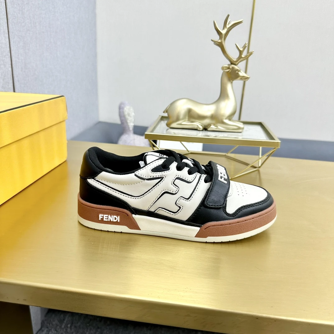 Fendi Sneakers — 55891856