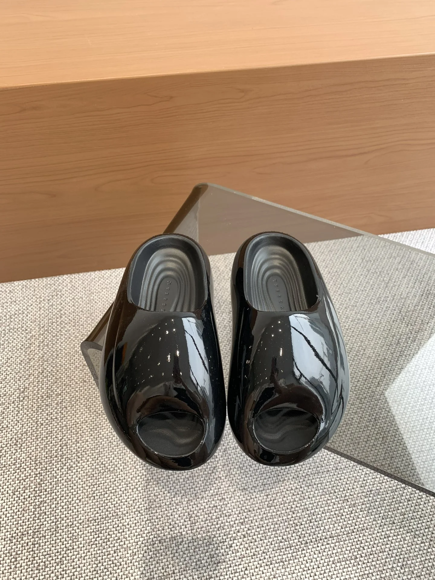 XVESSEL Slippers — dcecfc2b