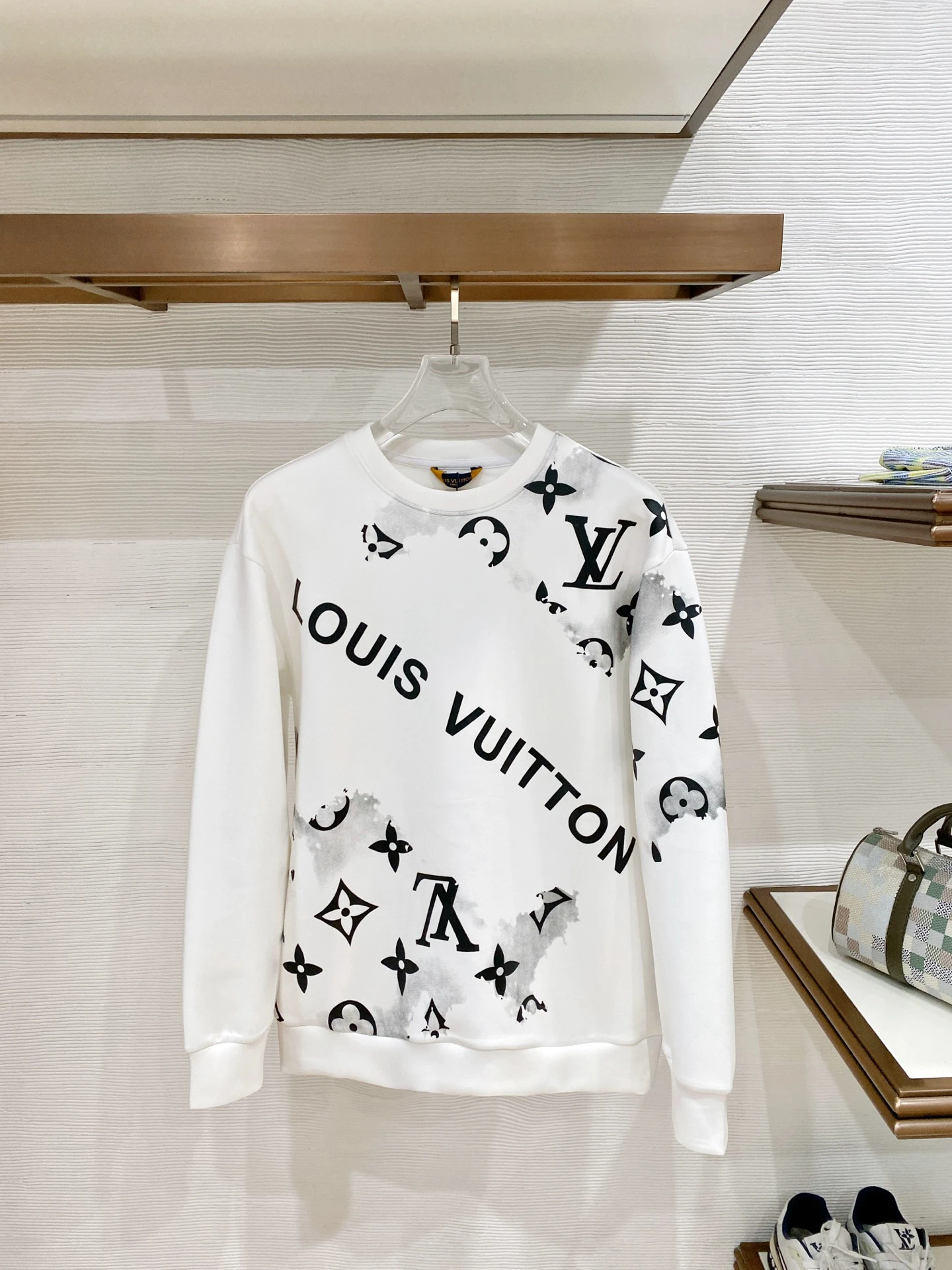 Louis Vuitton Sweatshirts — 58e848cd